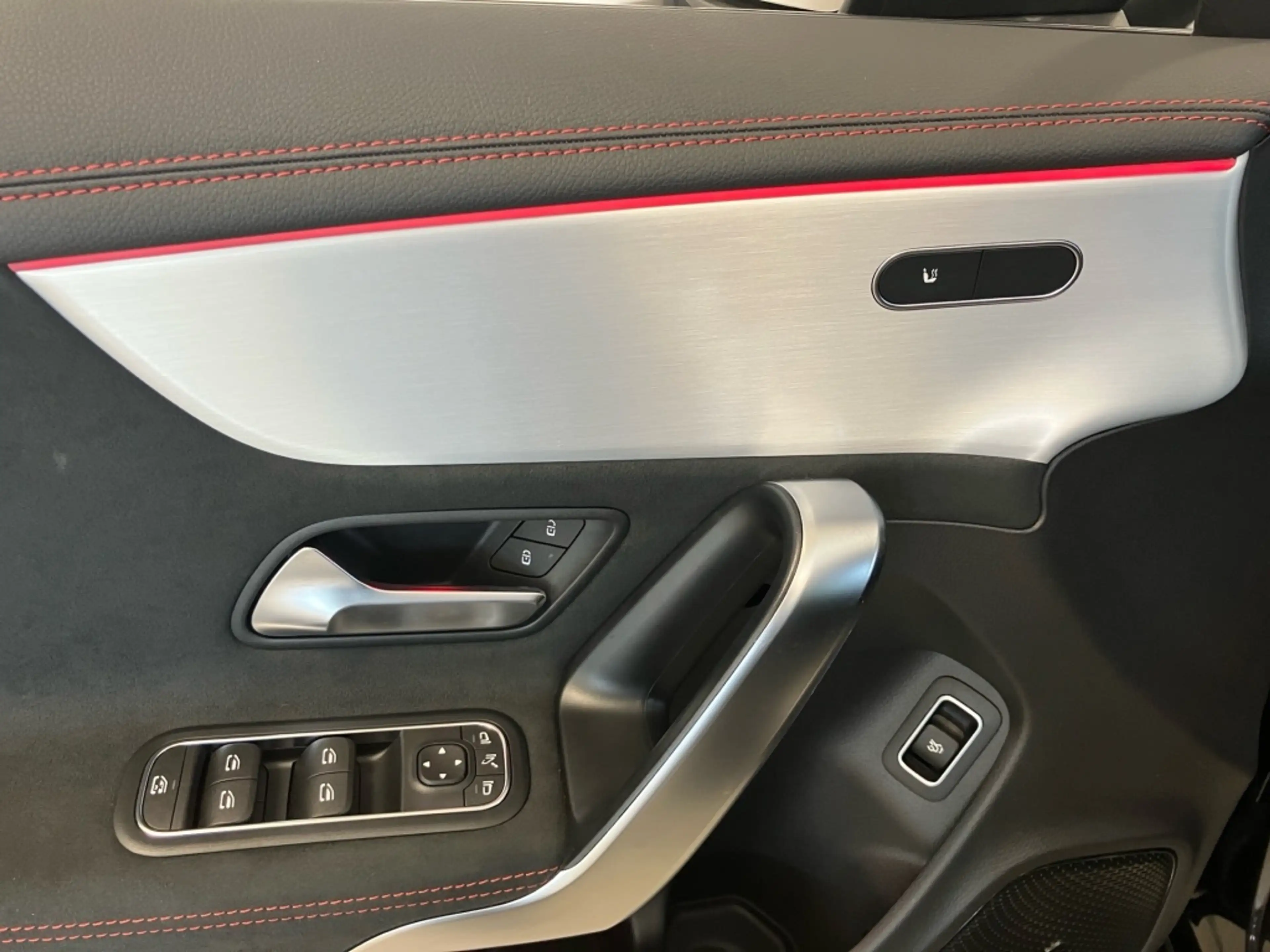 Mercedes-Benz CLA 220 d Edition AMG Line+Night+DISTRON+KEYLESS — photo 15