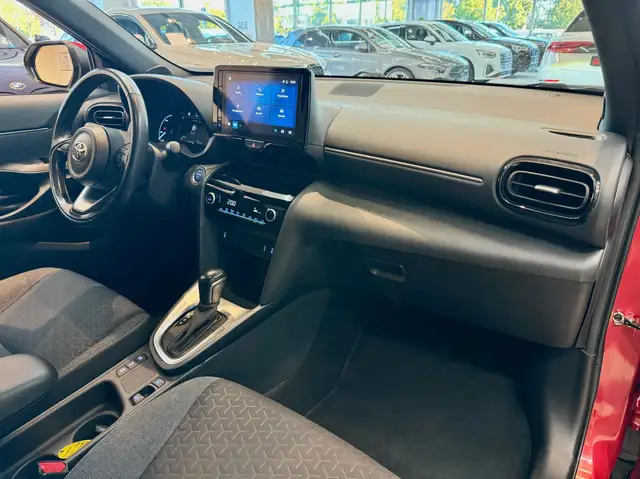 Toyota Yaris Cross view 13