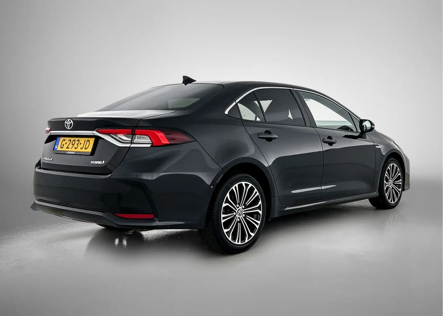 Toyota Corolla 1.8 Hybrid Business Intro Navigatie | Stoelverwarm Zwart - 2