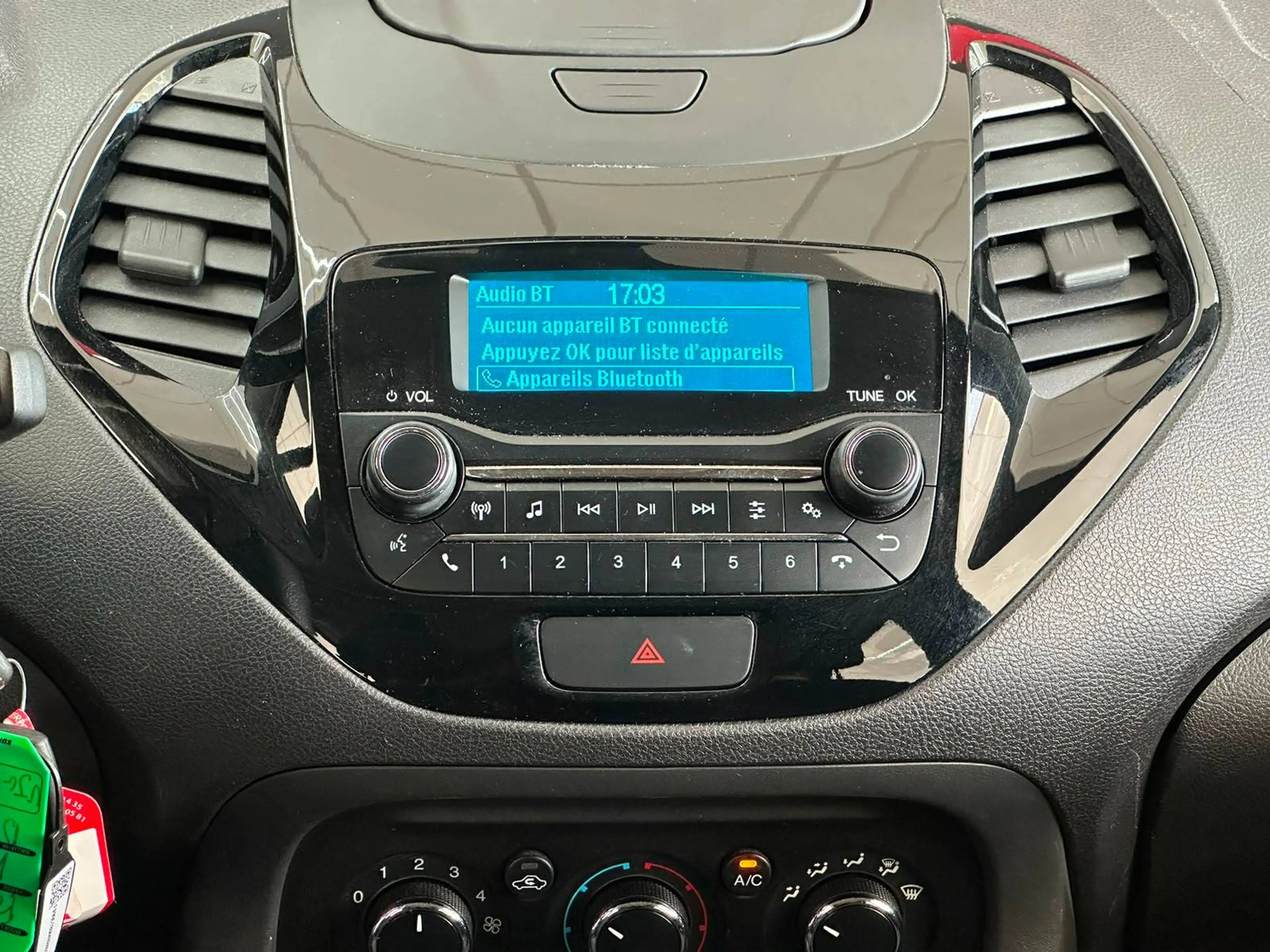 Ford Ka/Ka+ 🟢1.2 ESSENCE 86CV - 1ER MAIN - SIEGES CHAUFFANTS - CRUISE — photo 12