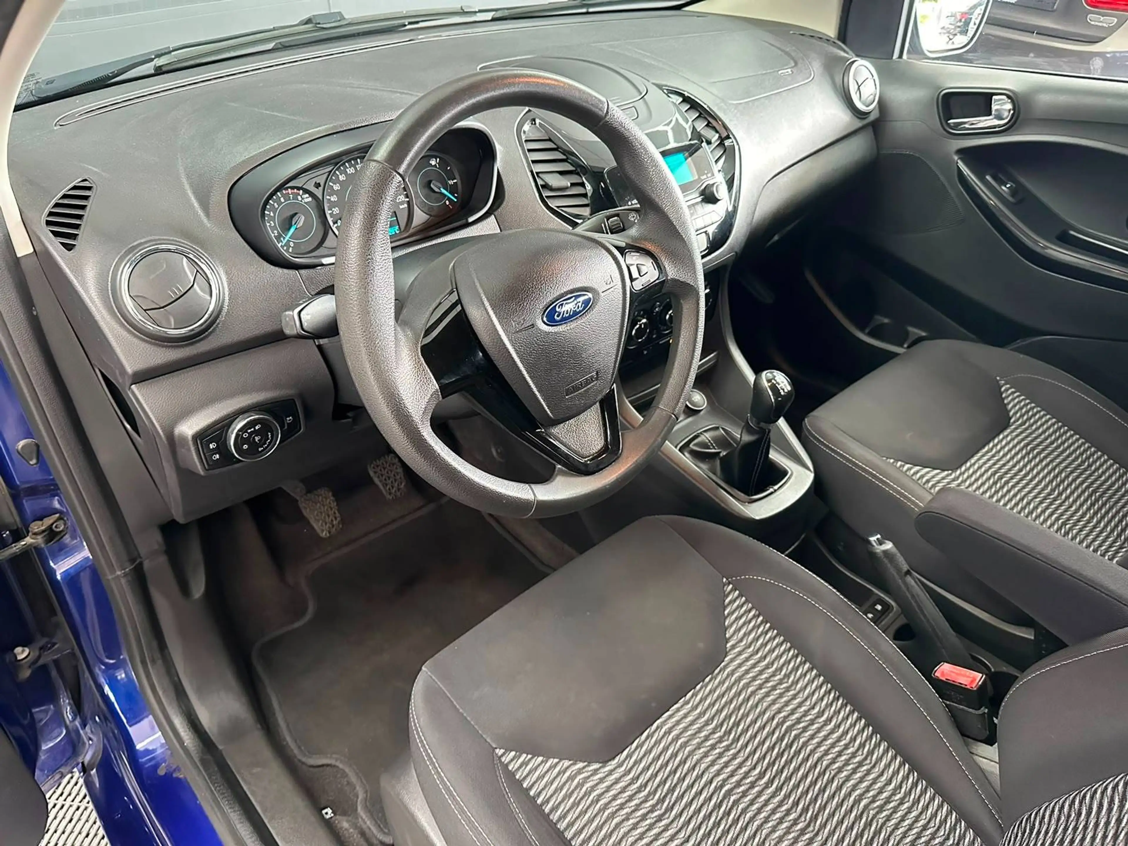 Ford Ka/Ka+ 🟢1.2 ESSENCE 86CV - 1ER MAIN - SIEGES CHAUFFANTS - CRUISE — photo 9