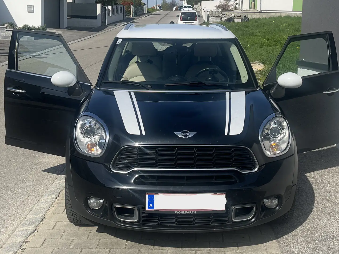 MINI Cooper SD Countryman MINI Countryman COOPER SD COOPER SD Schwarz - 1