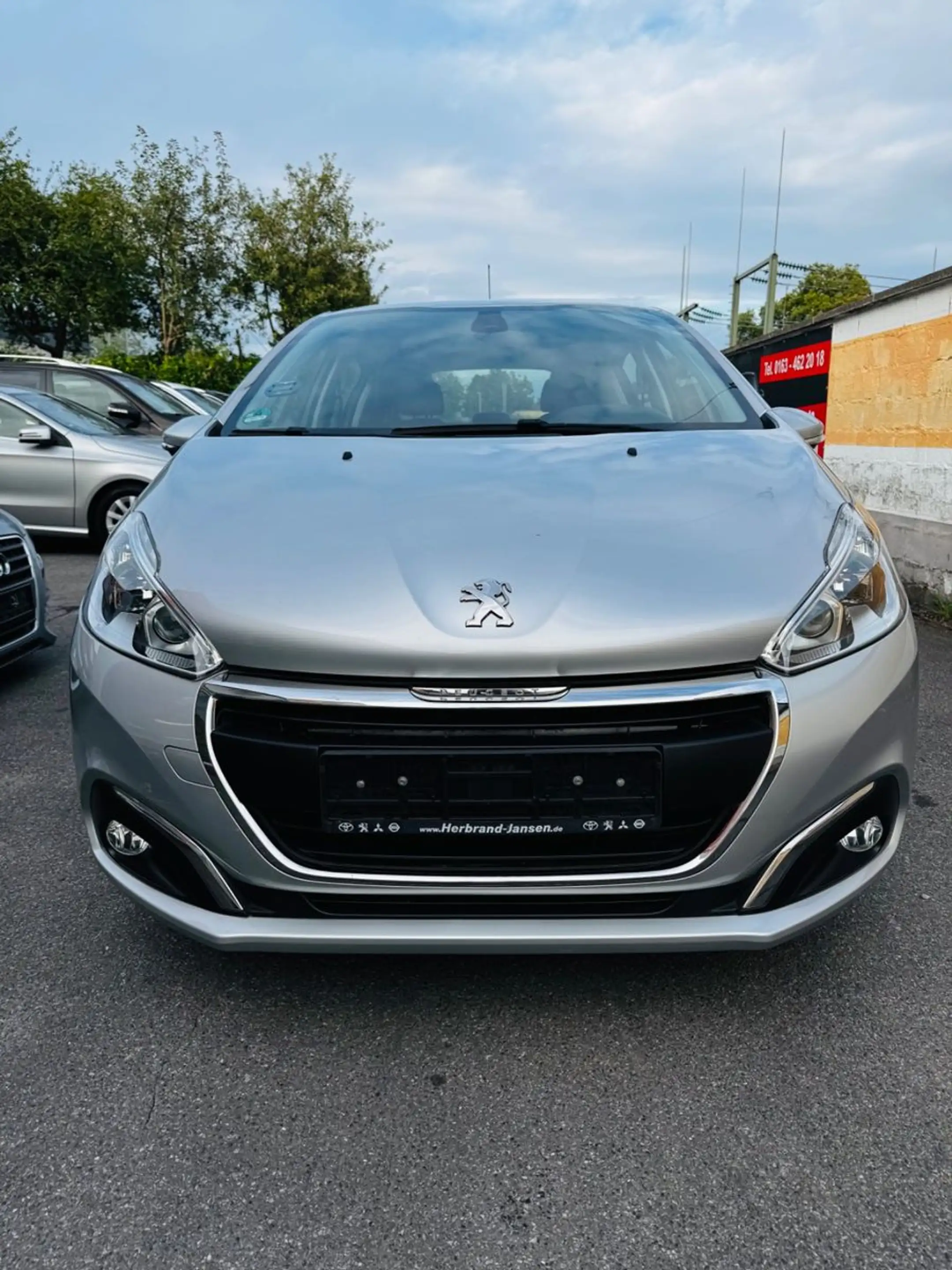 Peugeot 208 Active — photo 3