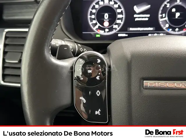 Land Rover Discovery view 13