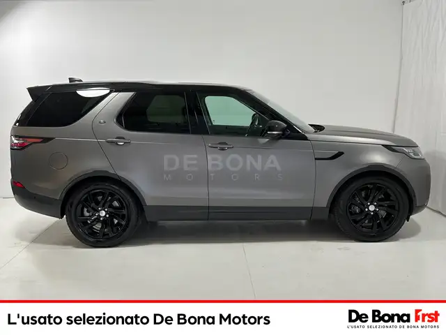 Land Rover Discovery view 6