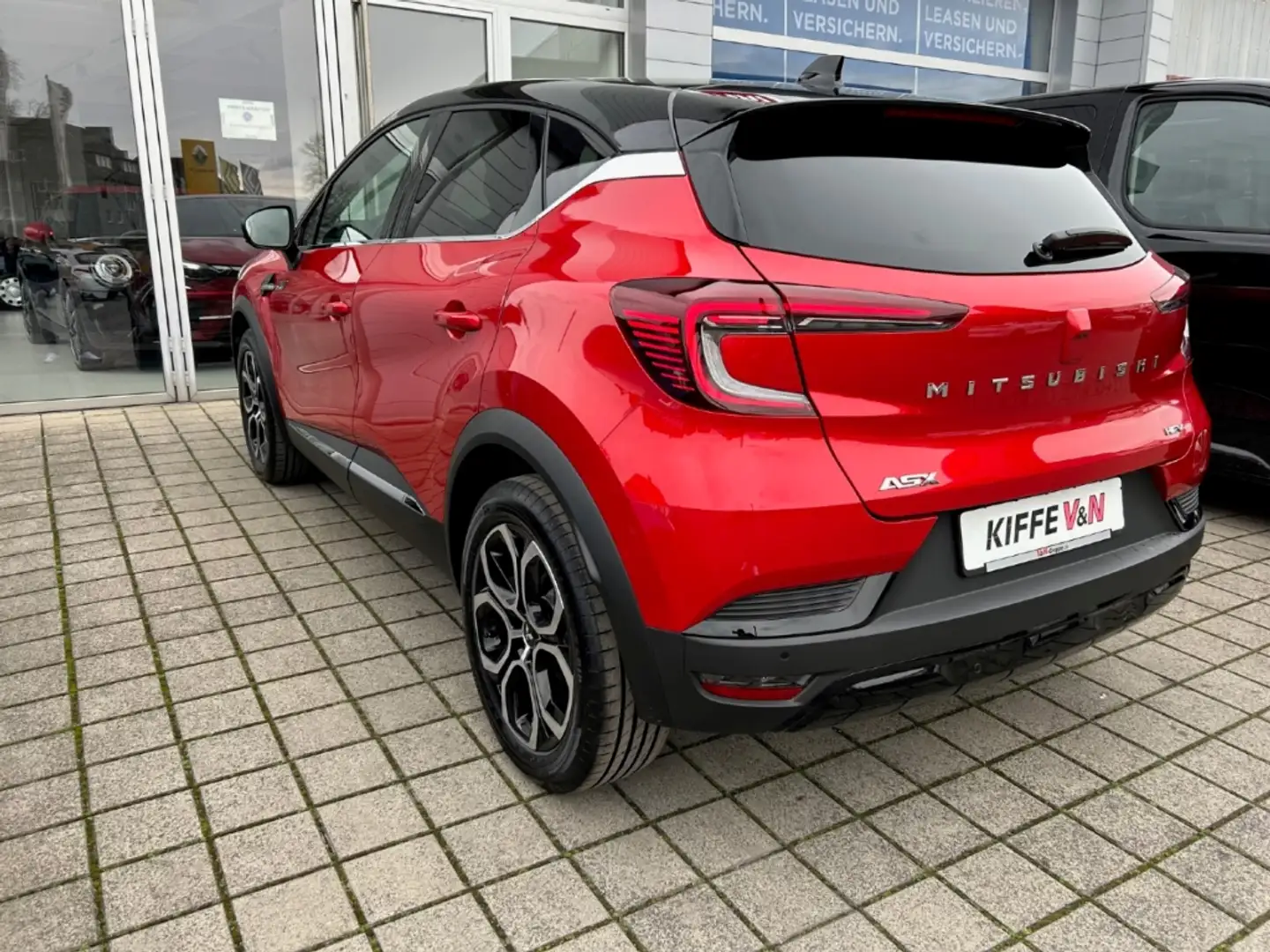 Mitsubishi ASX 1,6 Hybrid Top Leder Schiebed. Navi KAM ACC Rot - 2