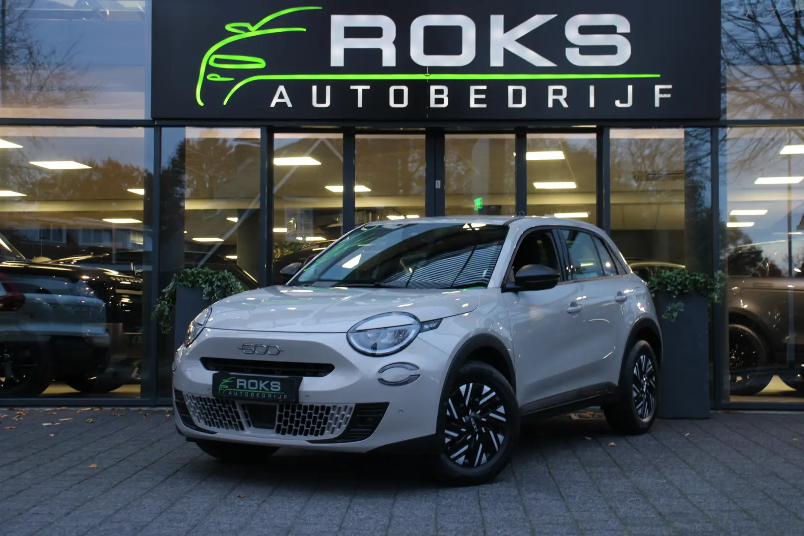 Fiat 600 1.2 Hybrid Urban Automaat Navi/Camera/Keyless/ Beige - 1