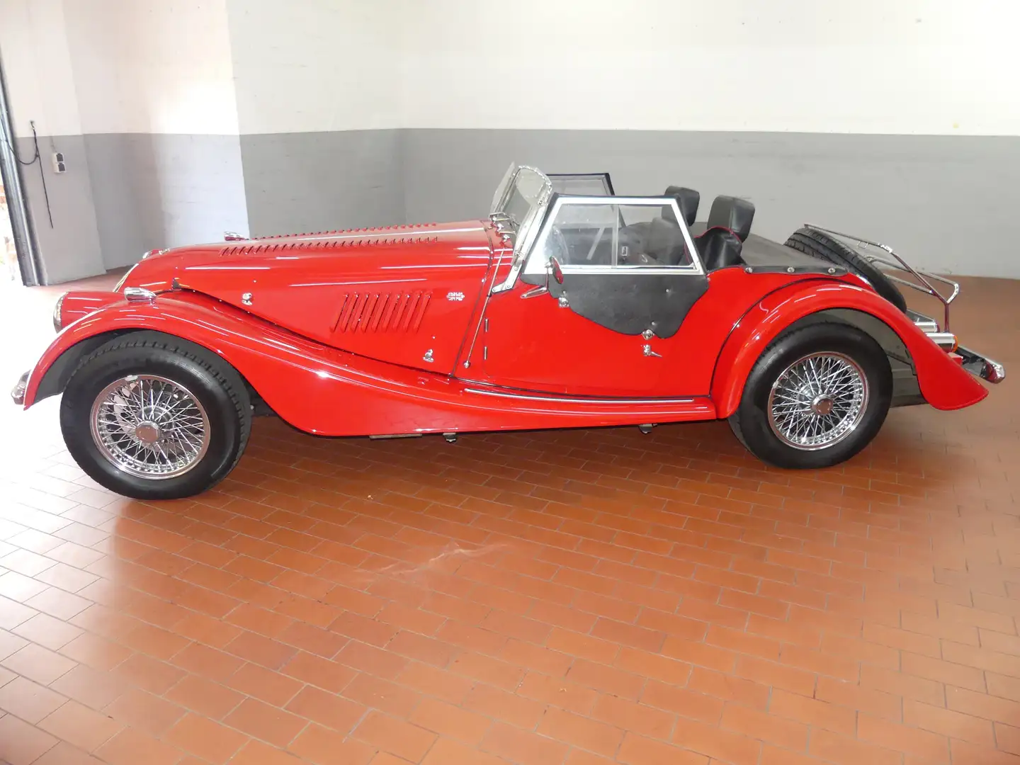 Morgan Plus 8 Rot - 2