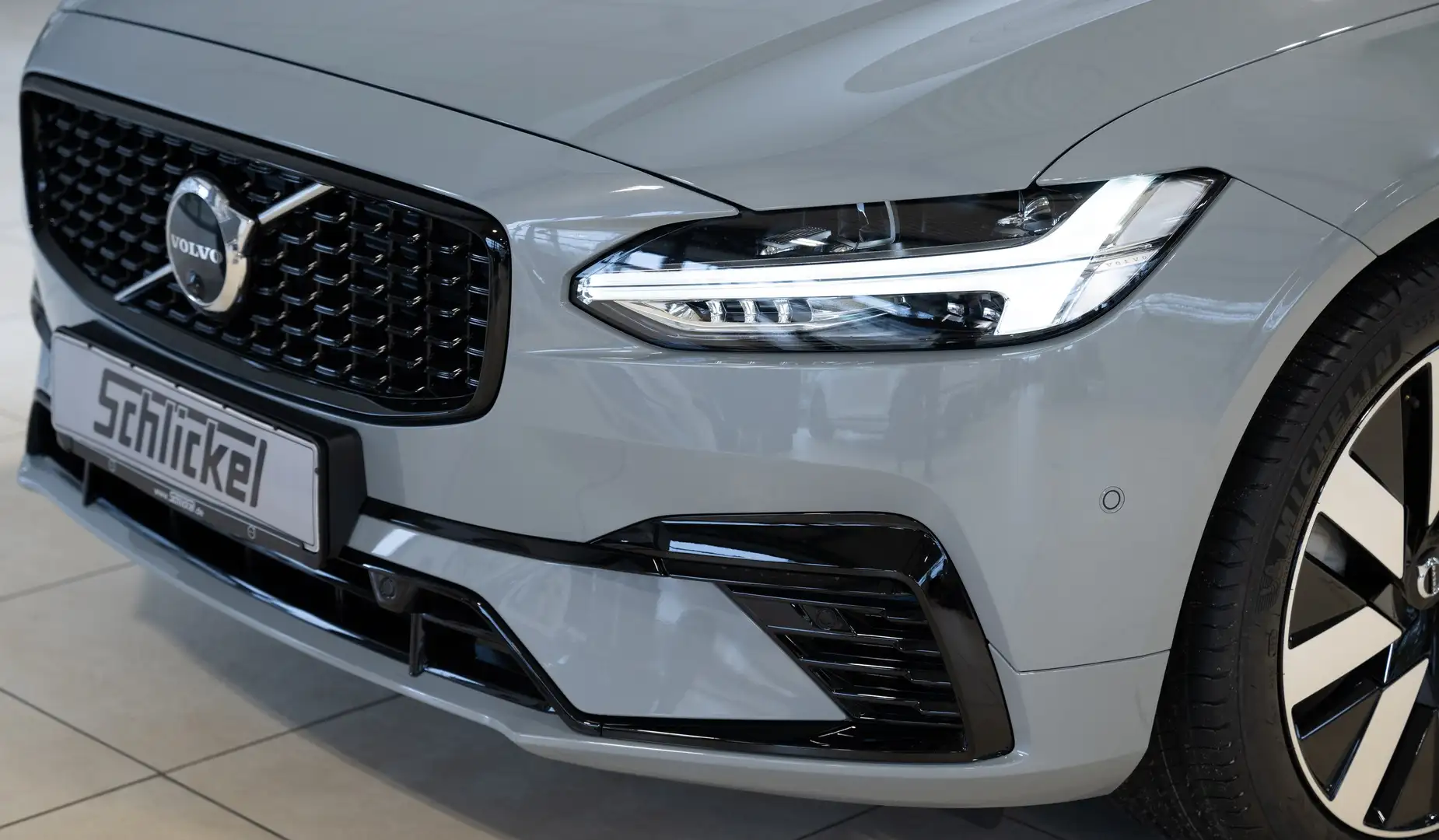 Volvo V90 T8 Plus Dark Recharge Plug-In Hybrid AWD Gris - 2