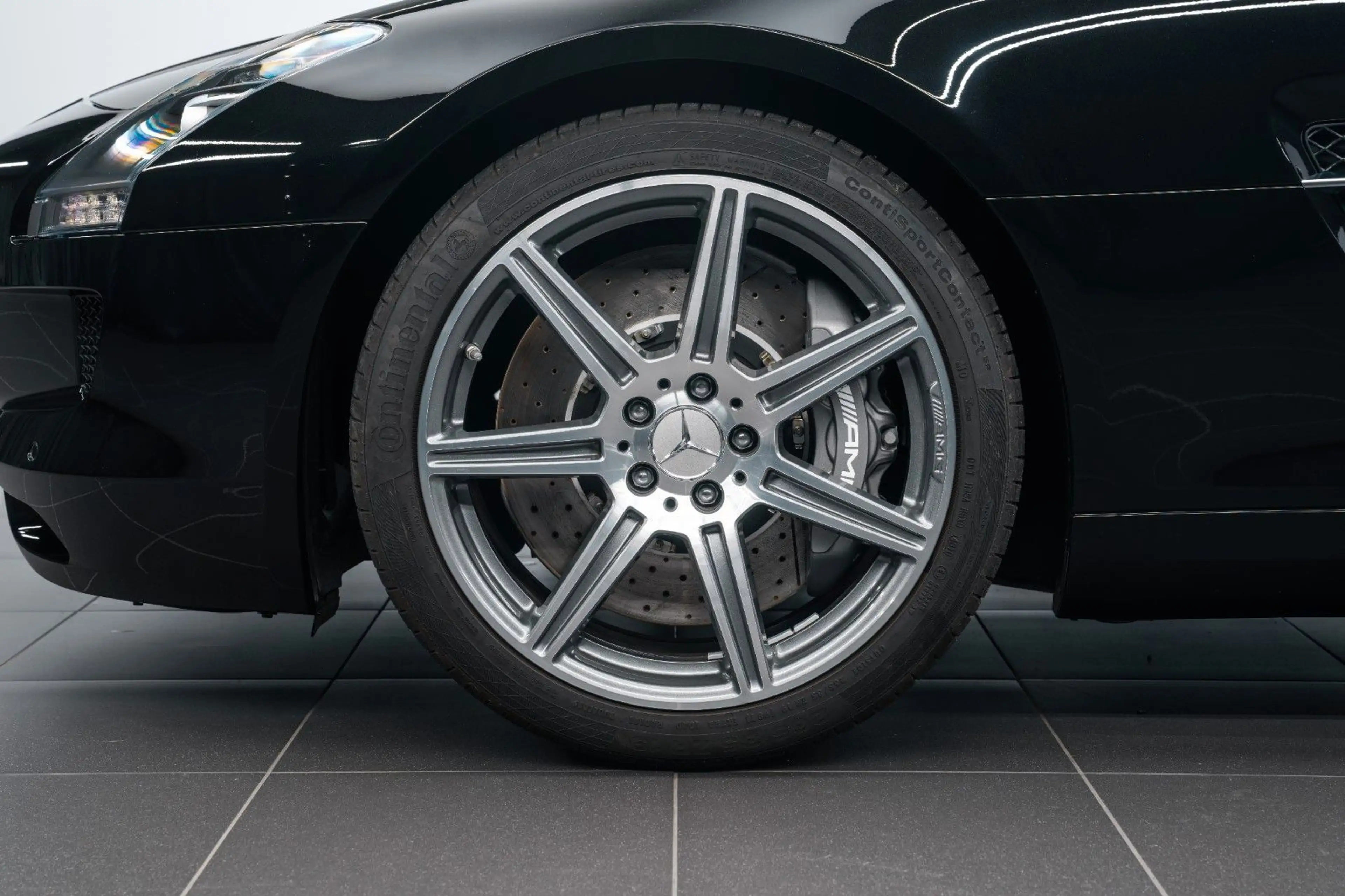 Mercedes-Benz SLS WENIG KM/TOP ZUSTAND/SAMMLERFAHRZEUG — photo 7