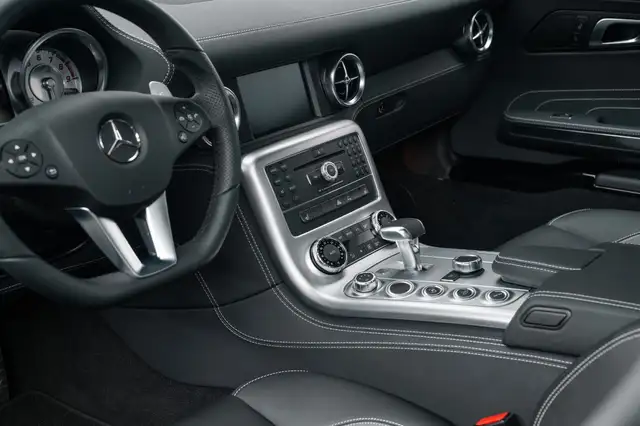 Mercedes-Benz SLS view 13