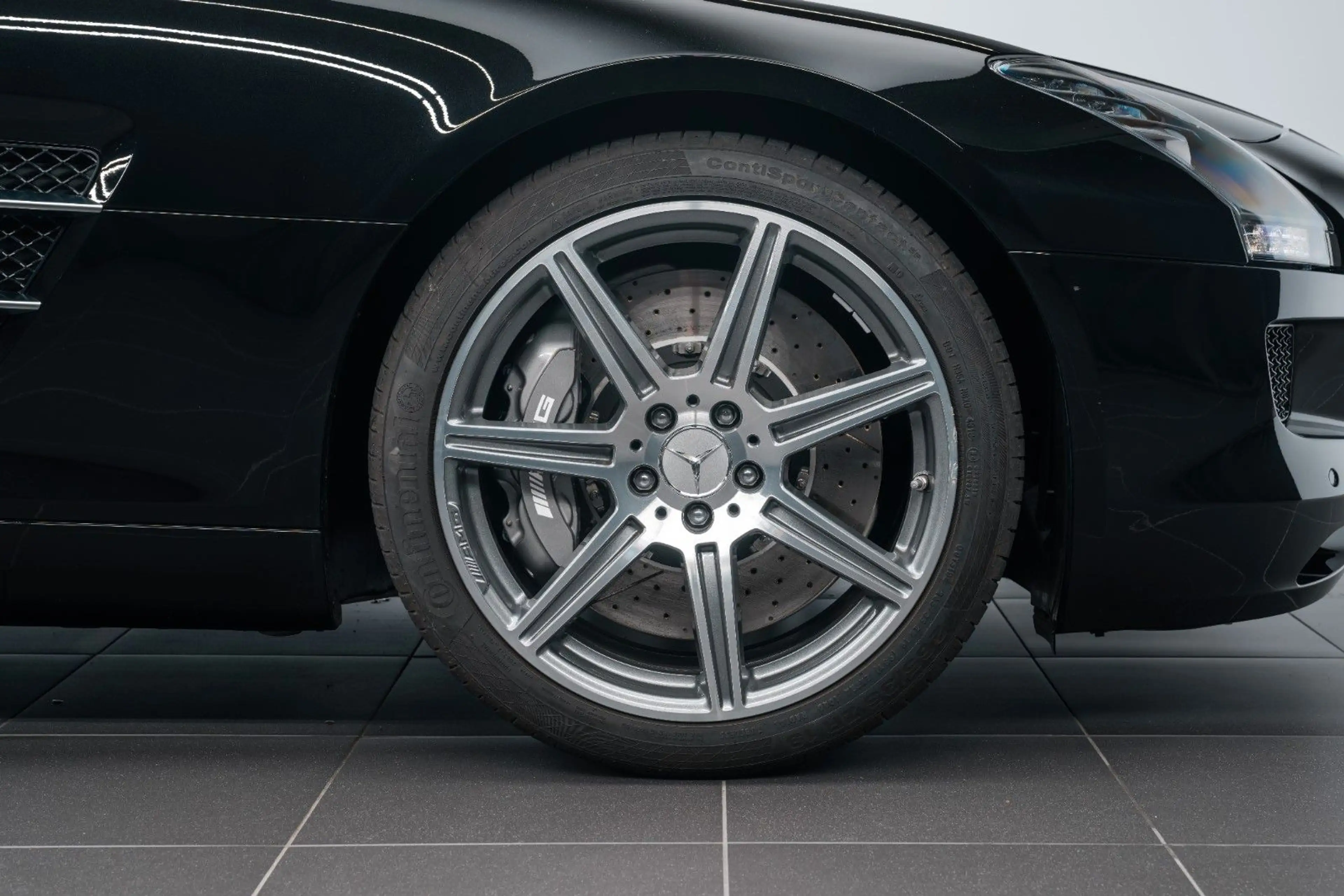 Mercedes-Benz SLS WENIG KM/TOP ZUSTAND/SAMMLERFAHRZEUG — photo 10