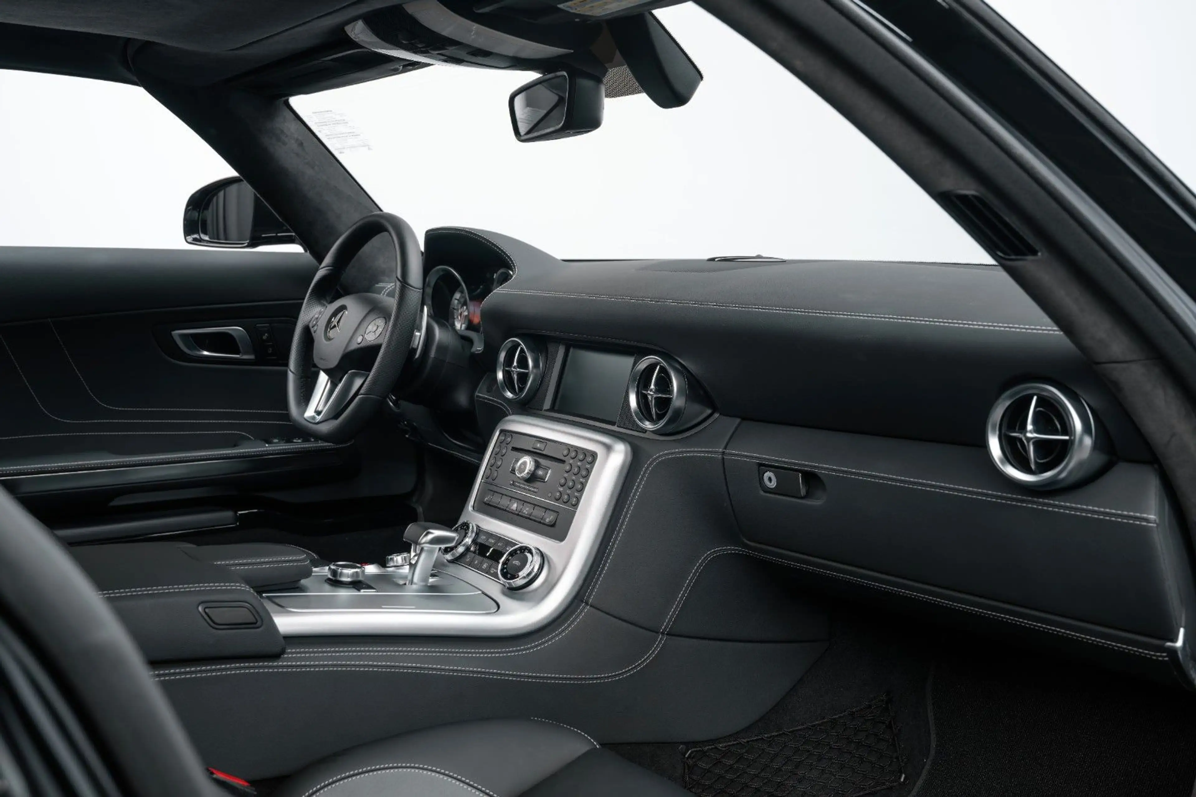 Mercedes-Benz SLS WENIG KM/TOP ZUSTAND/SAMMLERFAHRZEUG — photo 14