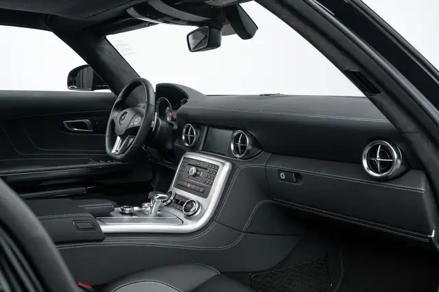 Mercedes-Benz SLS view 14