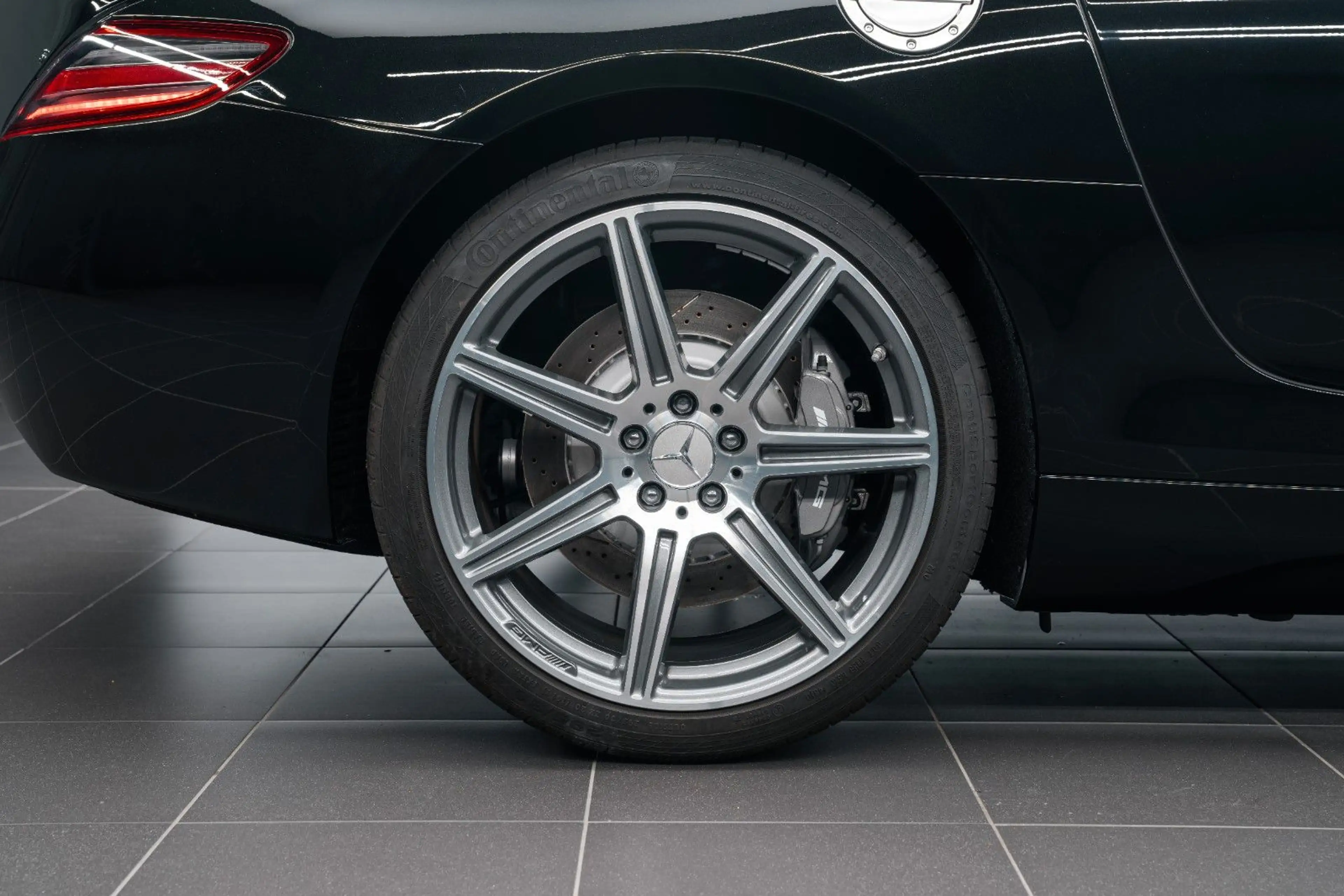 Mercedes-Benz SLS WENIG KM/TOP ZUSTAND/SAMMLERFAHRZEUG — photo 9