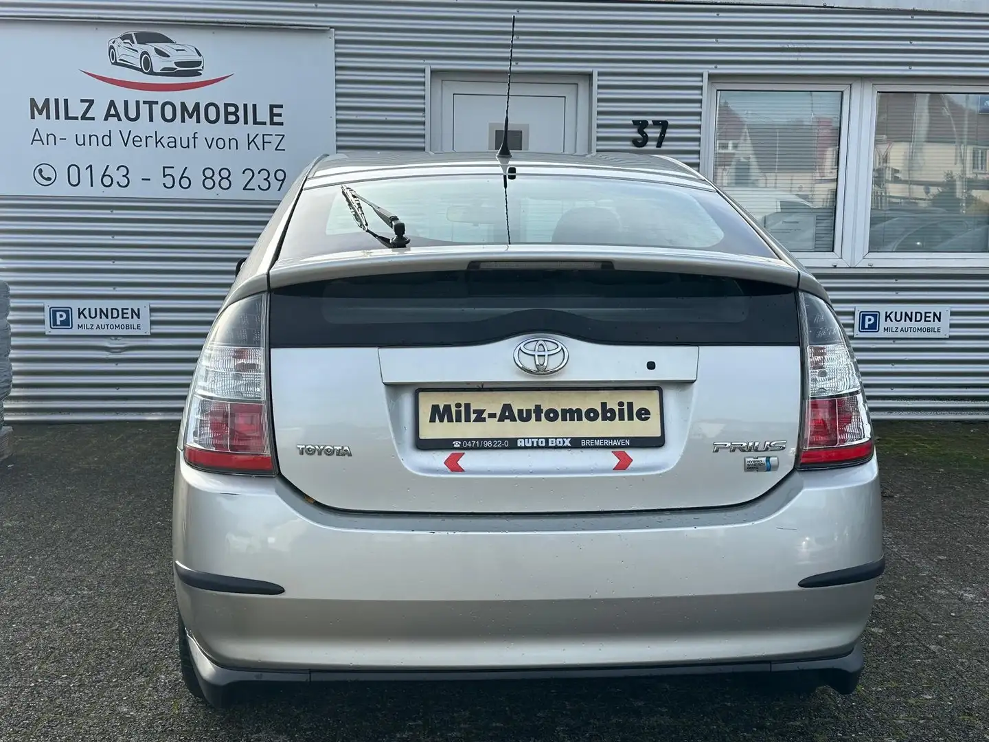 Toyota Prius Executive Grau - 2