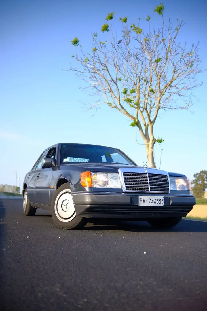 Mercedes-Benz 250 w124 e 250d - 1