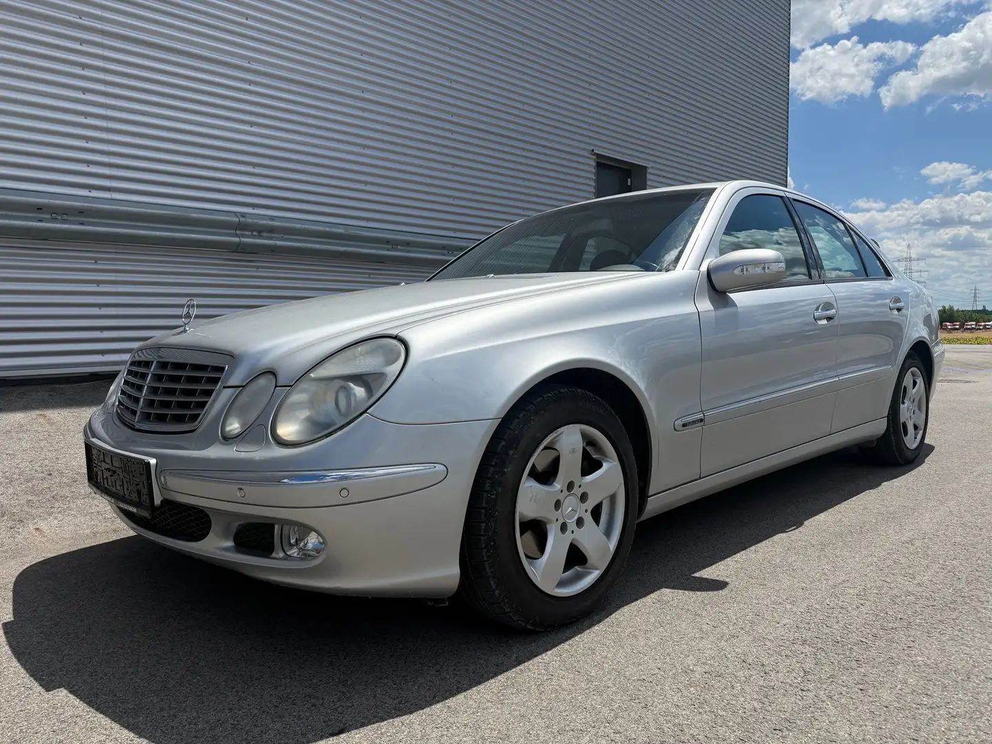 Mercedes-Benz E 220 CDI Elegance Aut. ID:82 Silber - 2