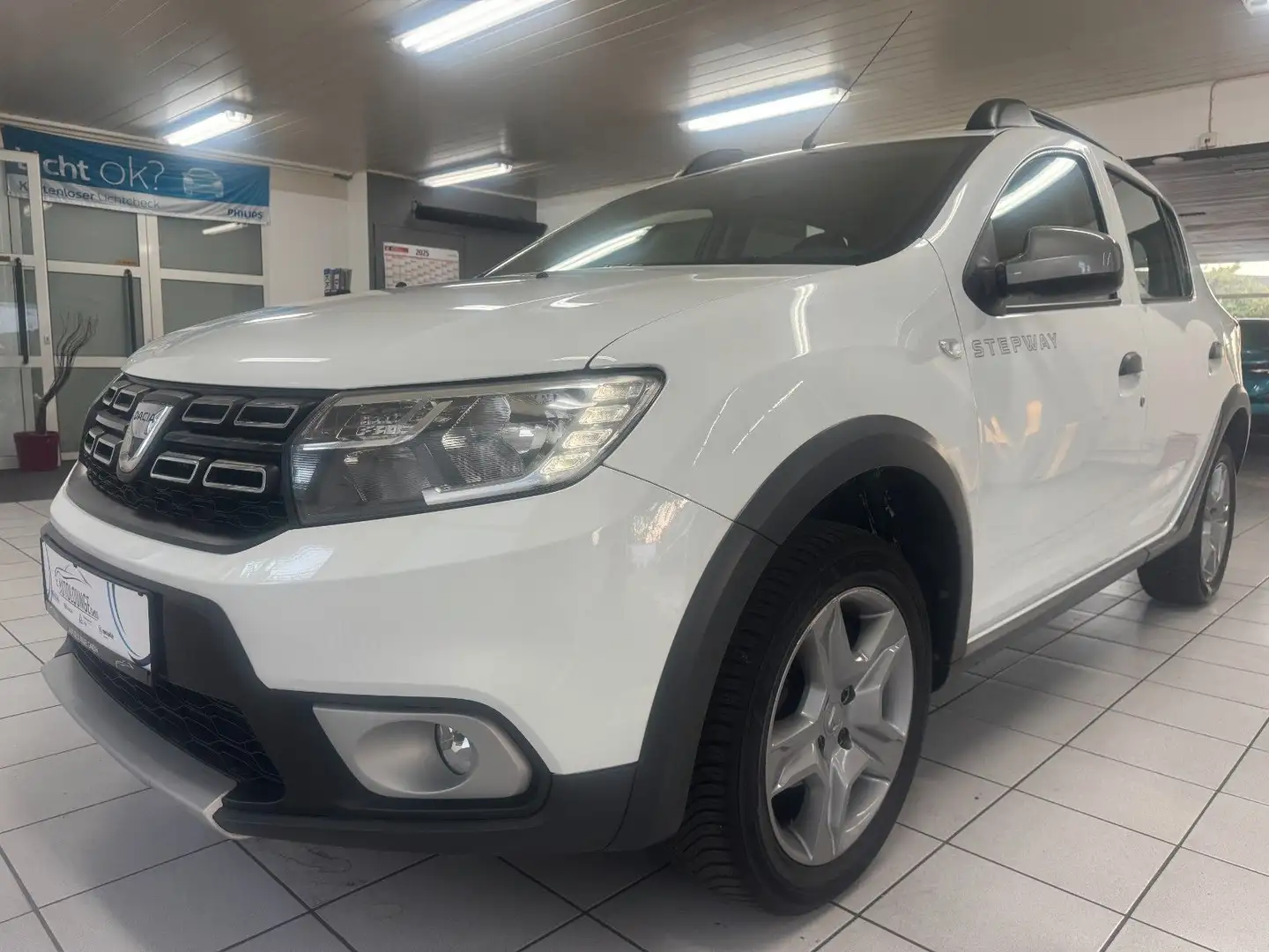 Dacia Sandero II Stepway Prestige NAVI*PDC*KLIMA*BT*4S Weiß - 2