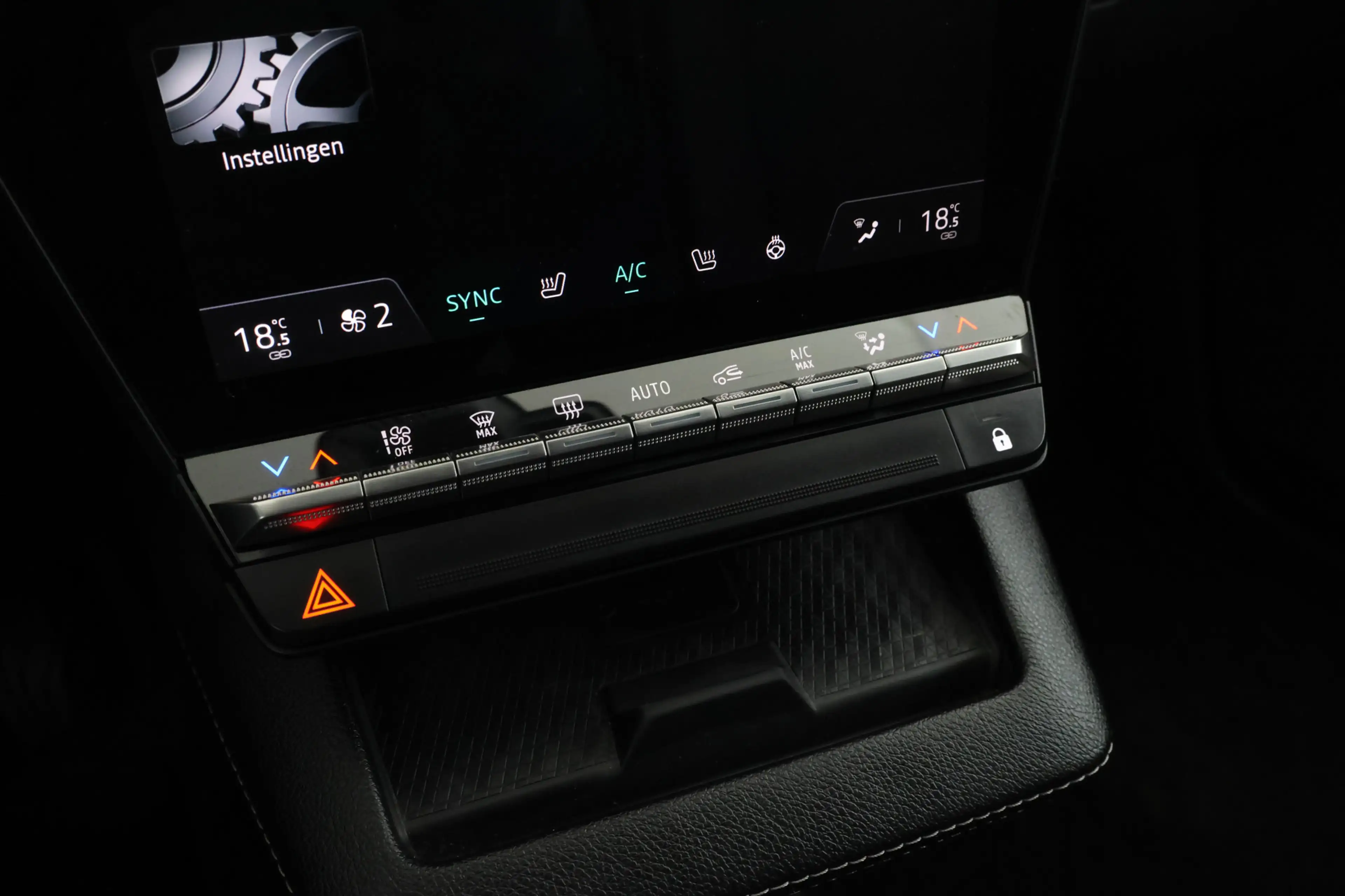 Renault Megane E-Tech EV60 Optimum Charge Techno Adaptive Cruise, Apple — photo 30