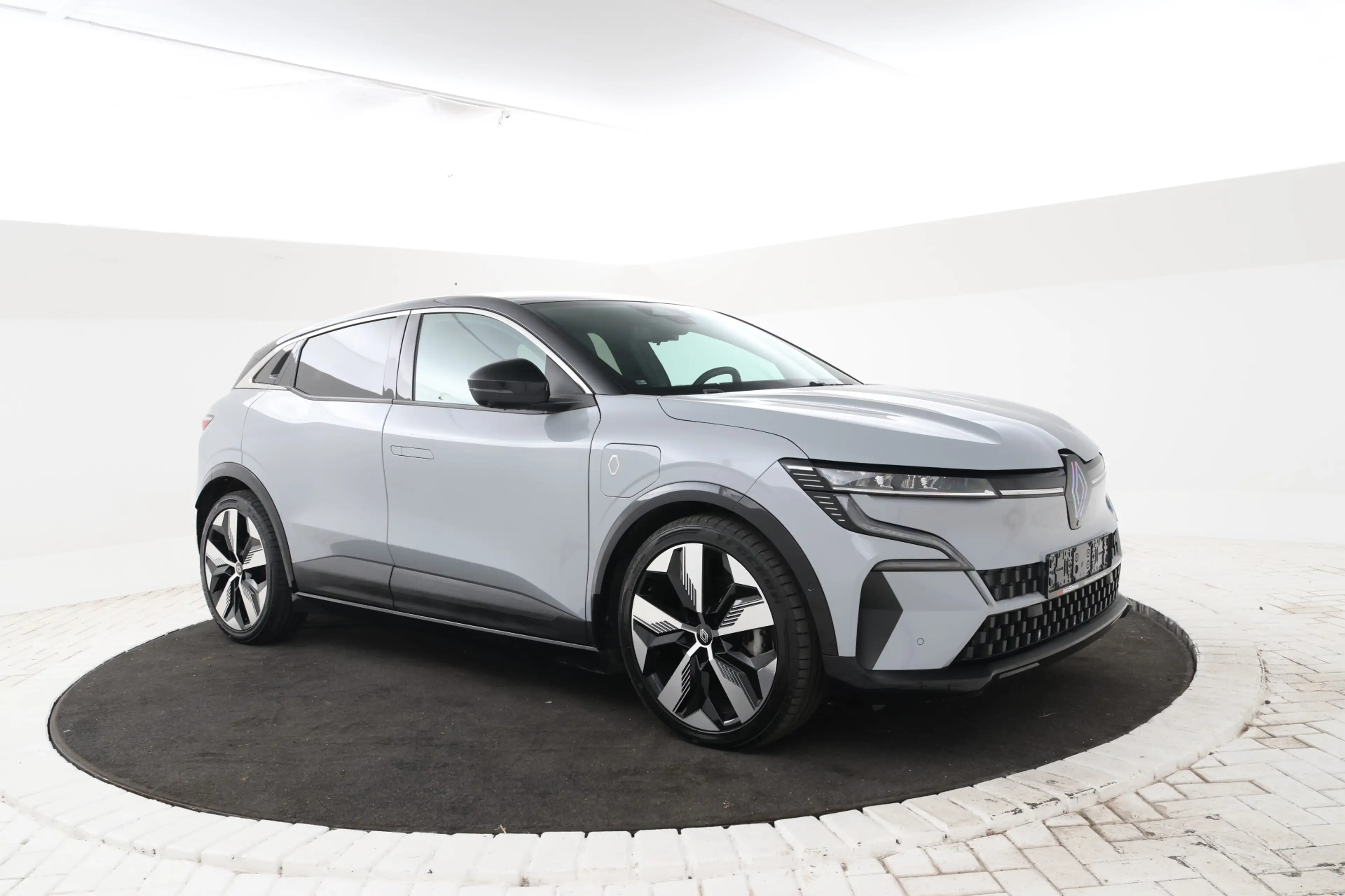 Renault Megane E-Tech EV60 Optimum Charge Techno Adaptive Cruise, Apple — photo 4