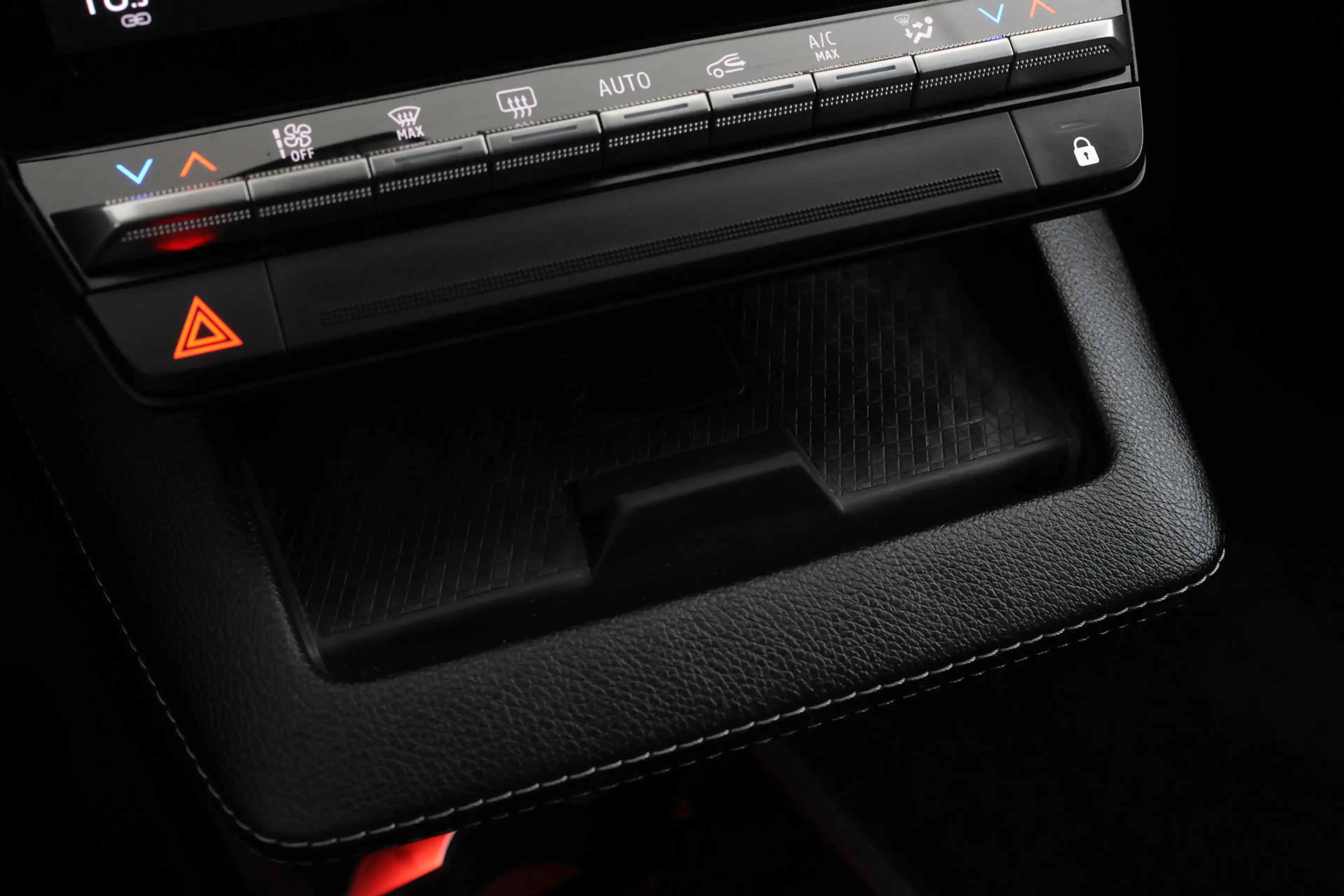 Renault Megane E-Tech EV60 Optimum Charge Techno Adaptive Cruise, Apple — photo 31