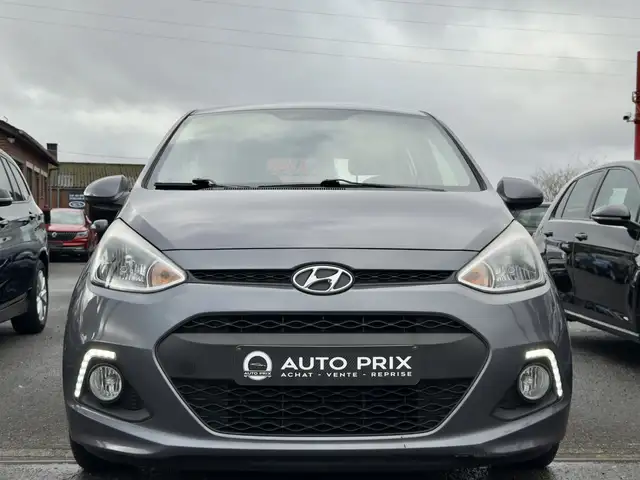 Hyundai i10 view 3