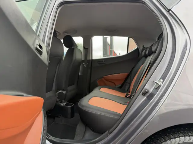 Hyundai i10 view 8