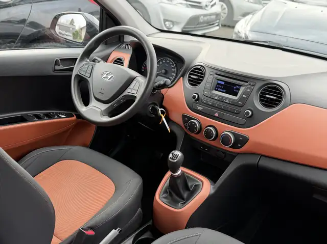 Hyundai i10 view 13