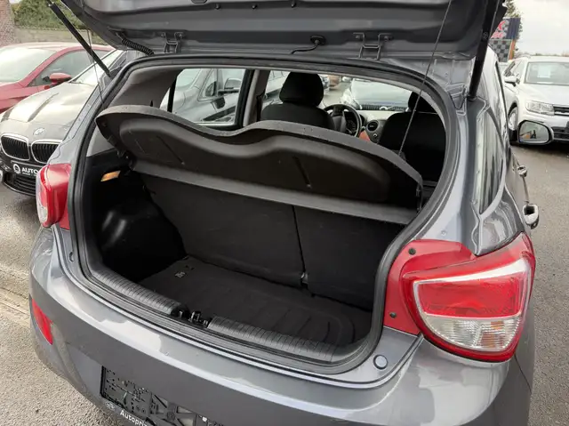Hyundai i10 view 11