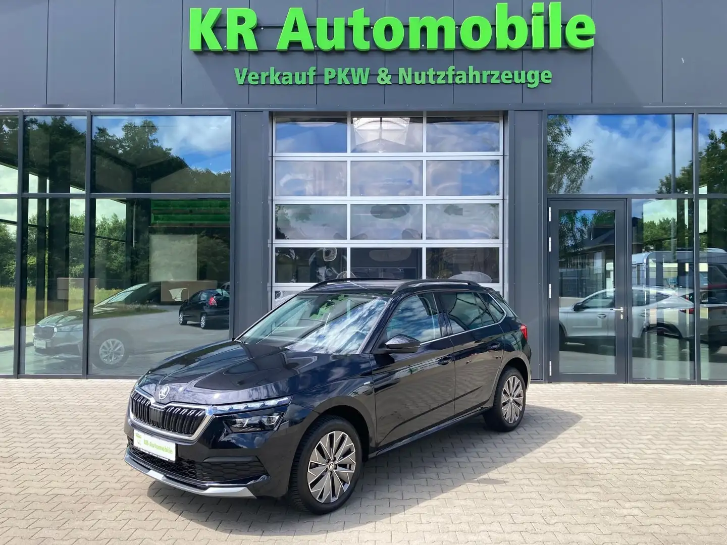 Skoda Kamiq Clever AHK schwenkb. - Allwetterreifen Negro - 2
