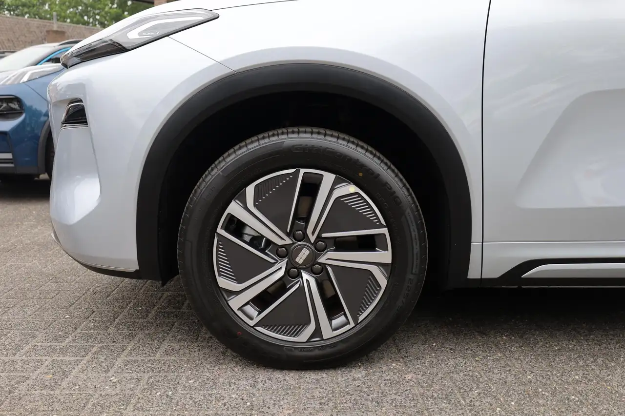 Geely Starray EM-i 2026