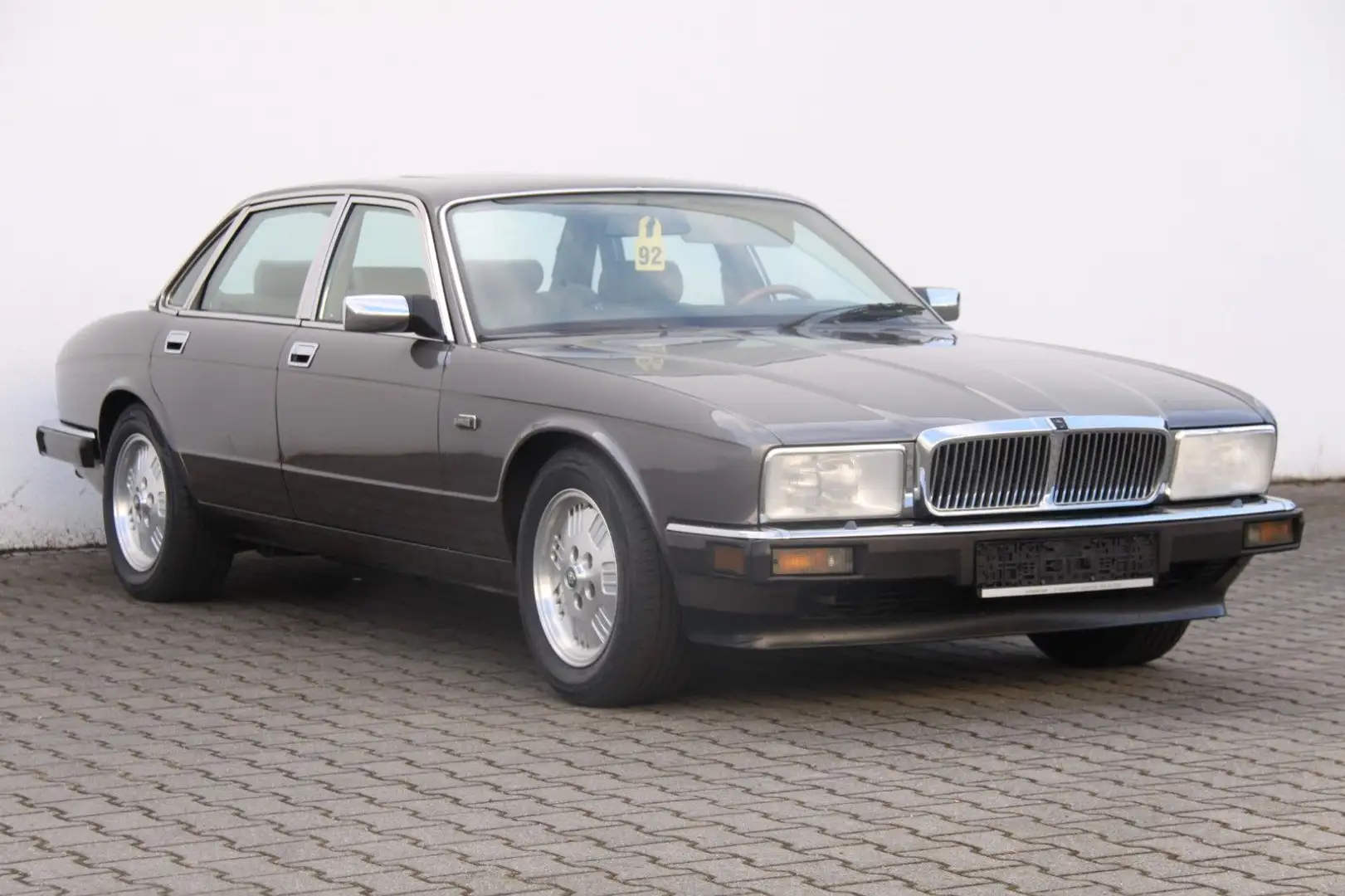 Jaguar XJ40 Handschalter mit H-Zulassung 1. Jahr Garantie Silber - 2