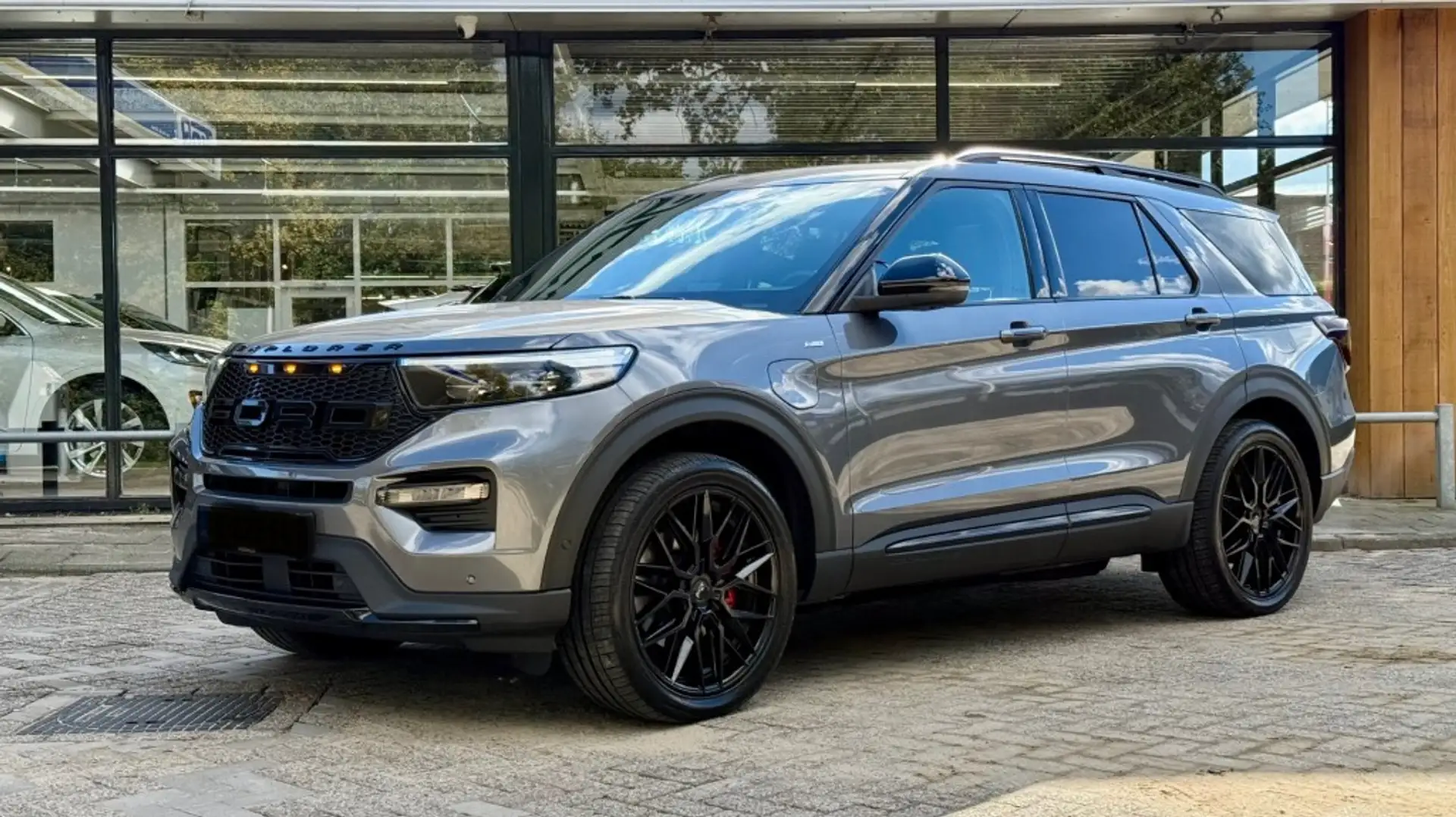 Ford Explorer 3.0 V6 EB PHEV ST-LINE / TREKHAAK  / 4J FORD GARAN Gris - 1