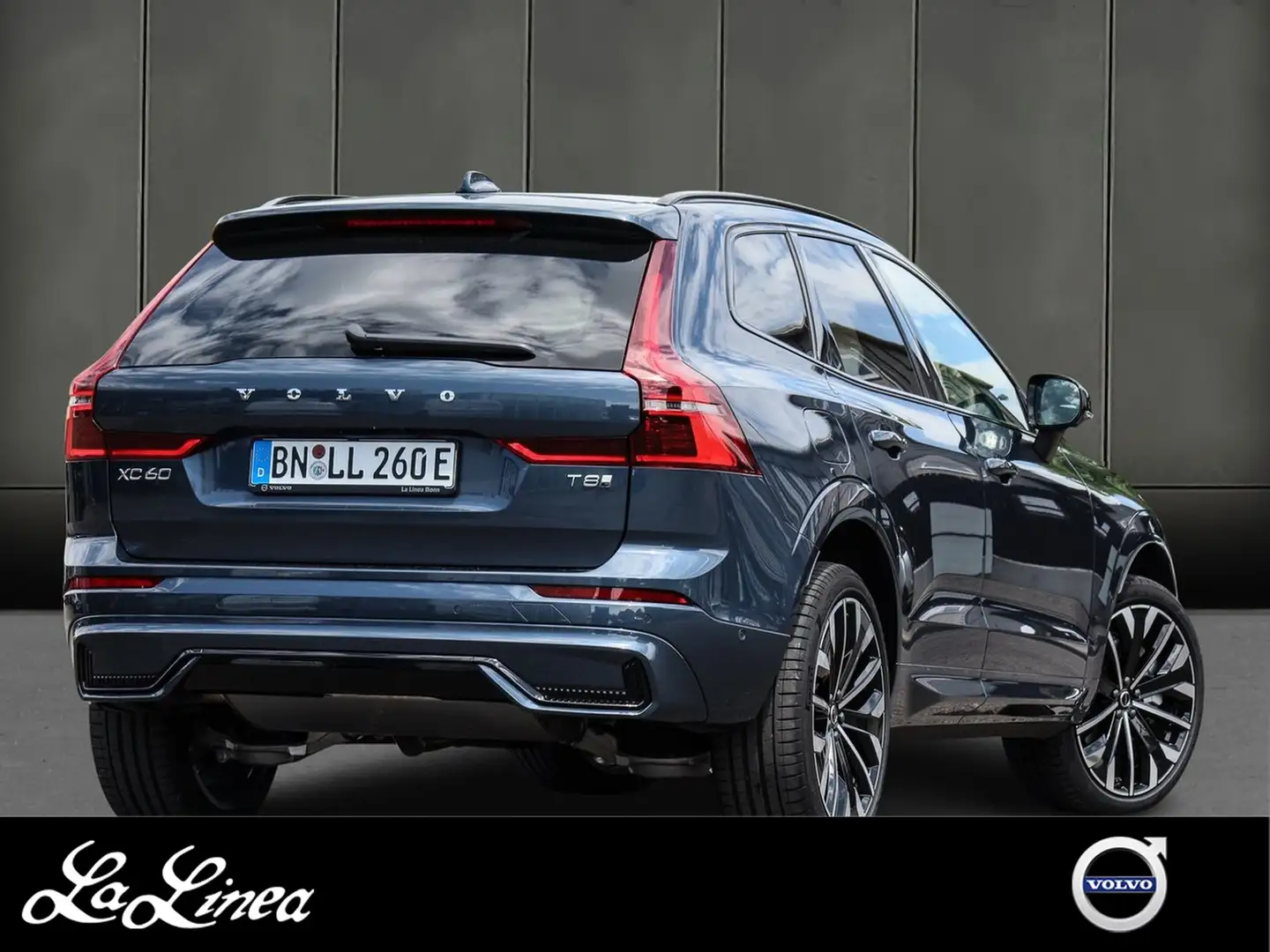 Volvo XC60 T8 AWD Ultra Black Edition Recharge Plug-In Hybrid Blau - 2