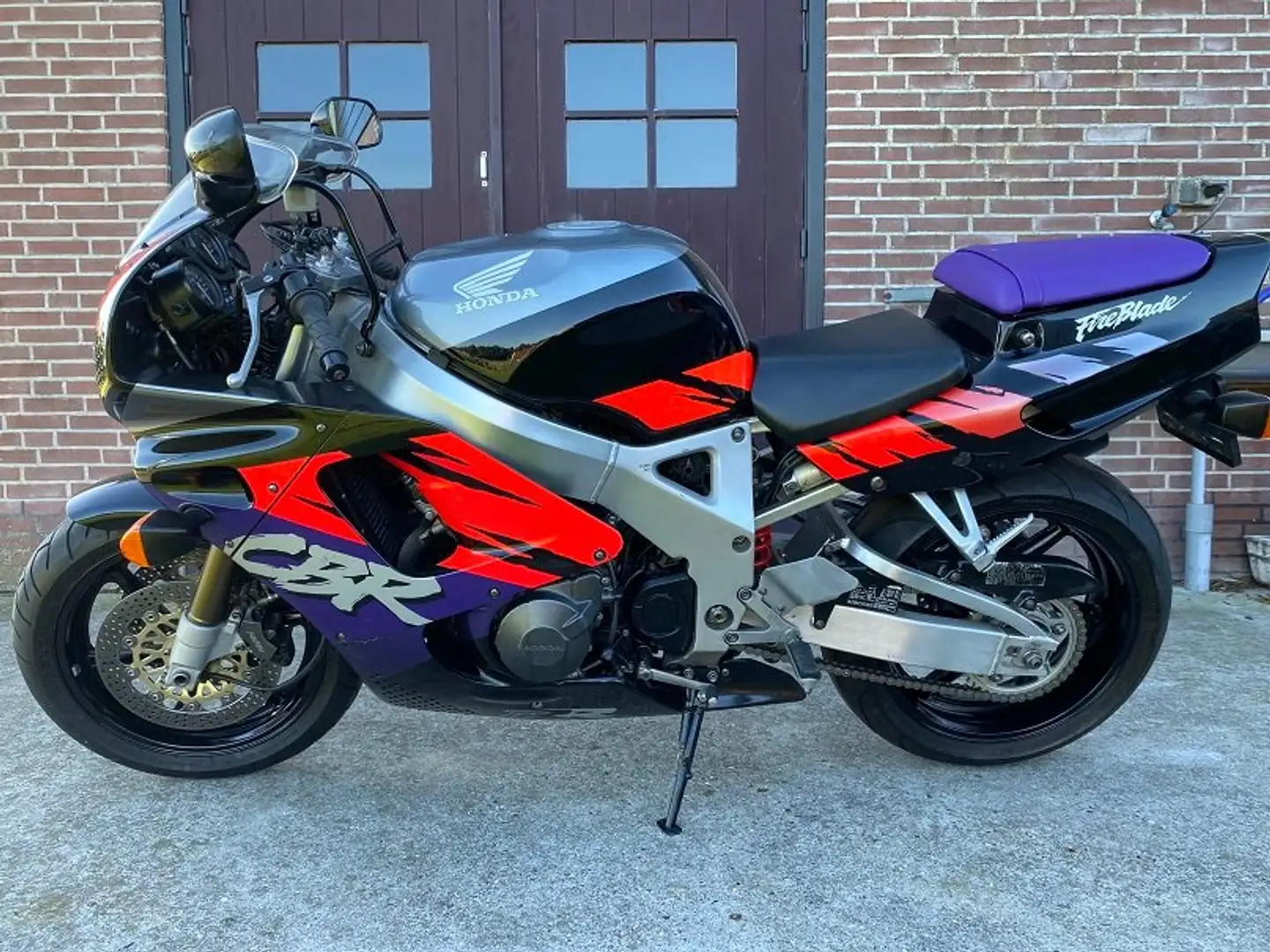 Honda CBR 900 RR SC28 Zwart - 2