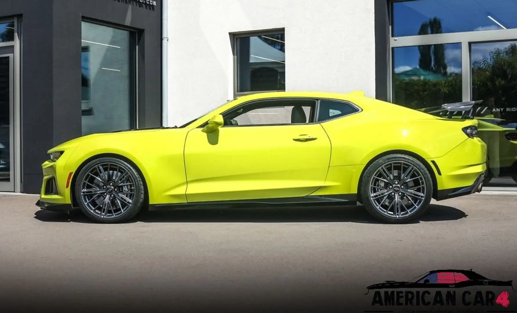 Chevrolet Camaro ZL1 Yellow Shock Geel - 2