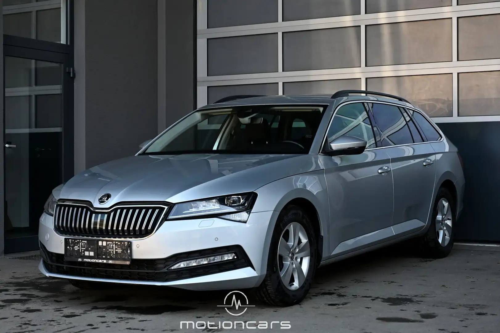 Skoda Superb 2.0 TDI Ambition Pickerl NEU Silber - 1