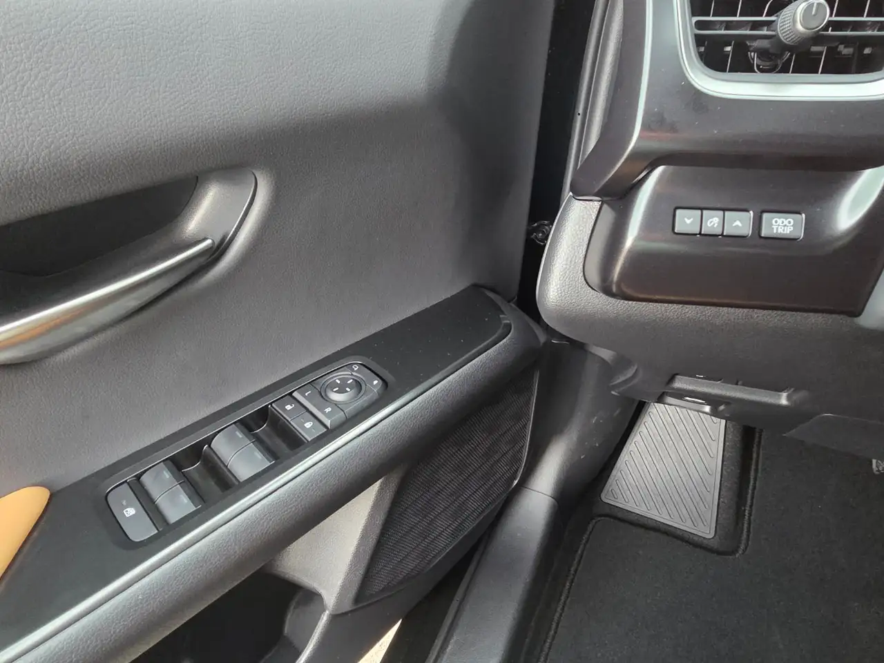 Lexus UX 300h F Sport Design Kamera, SHZ, LED, Navi 7