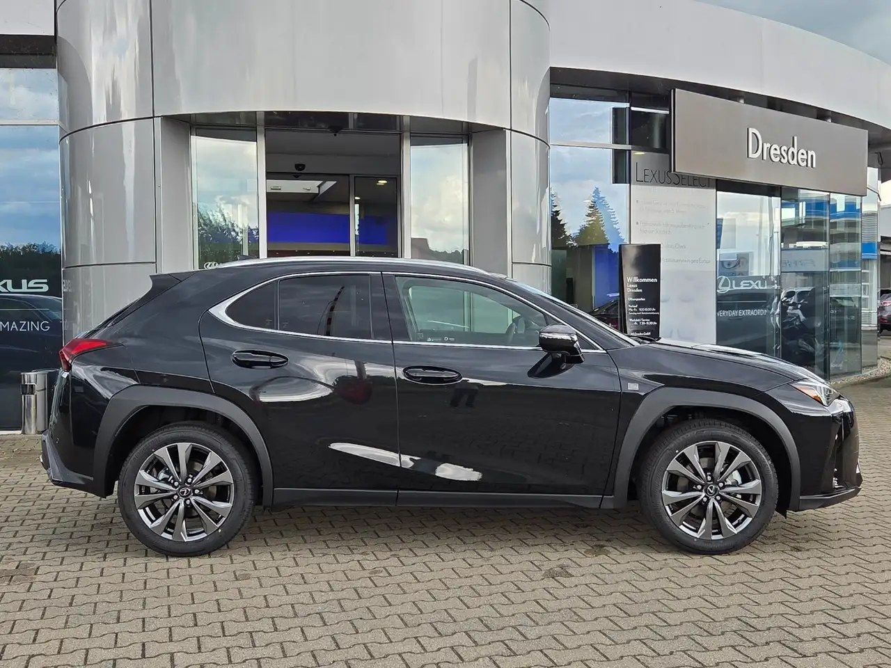 Lexus UX 300h F Sport Design Kamera, SHZ, LED, Navi 2