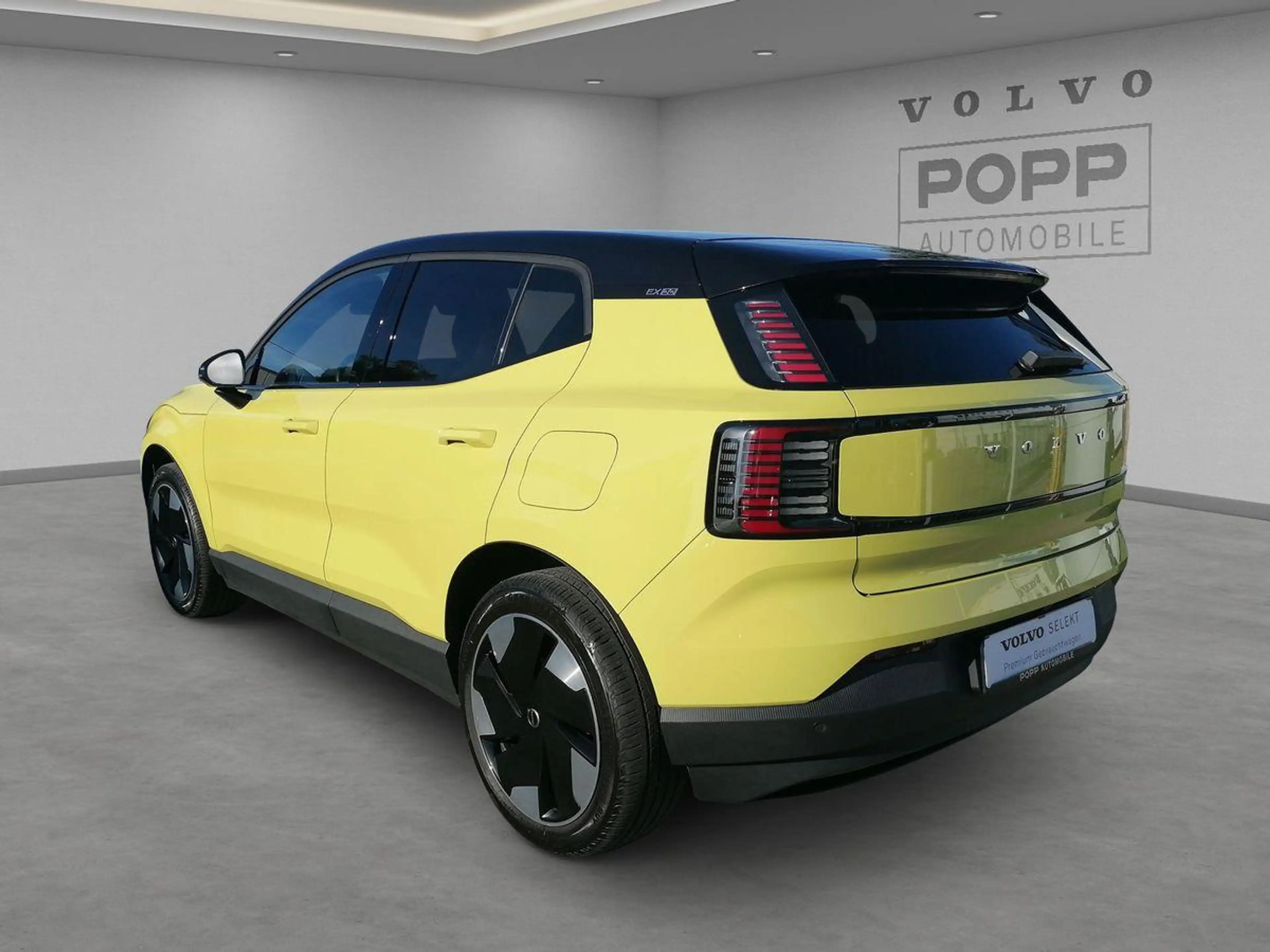 Volvo EX30 Plus RWD Pure Electric ACC BLIS CAM CARPLAY — photo 3