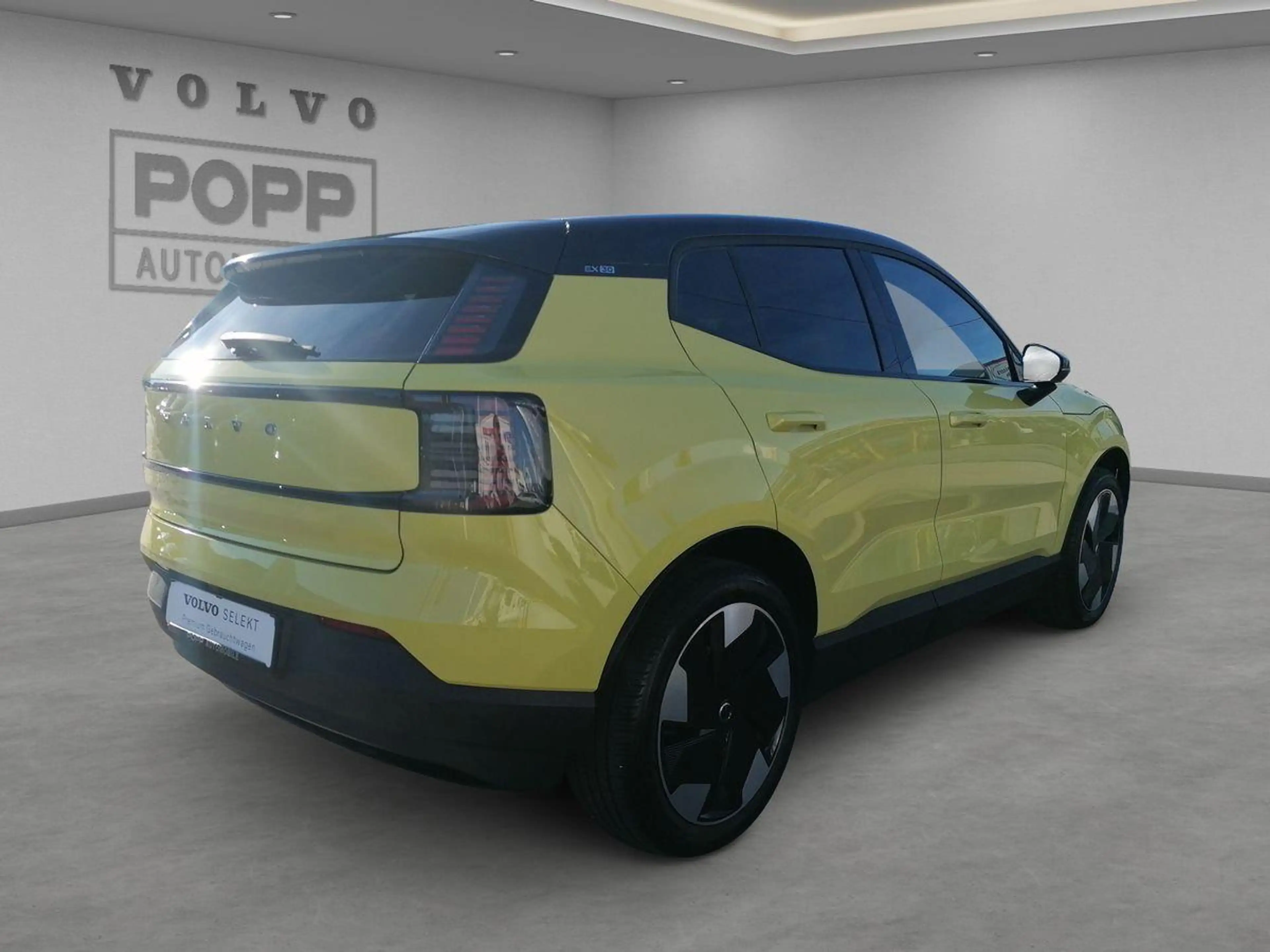 Volvo EX30 Plus RWD Pure Electric ACC BLIS CAM CARPLAY — photo 5