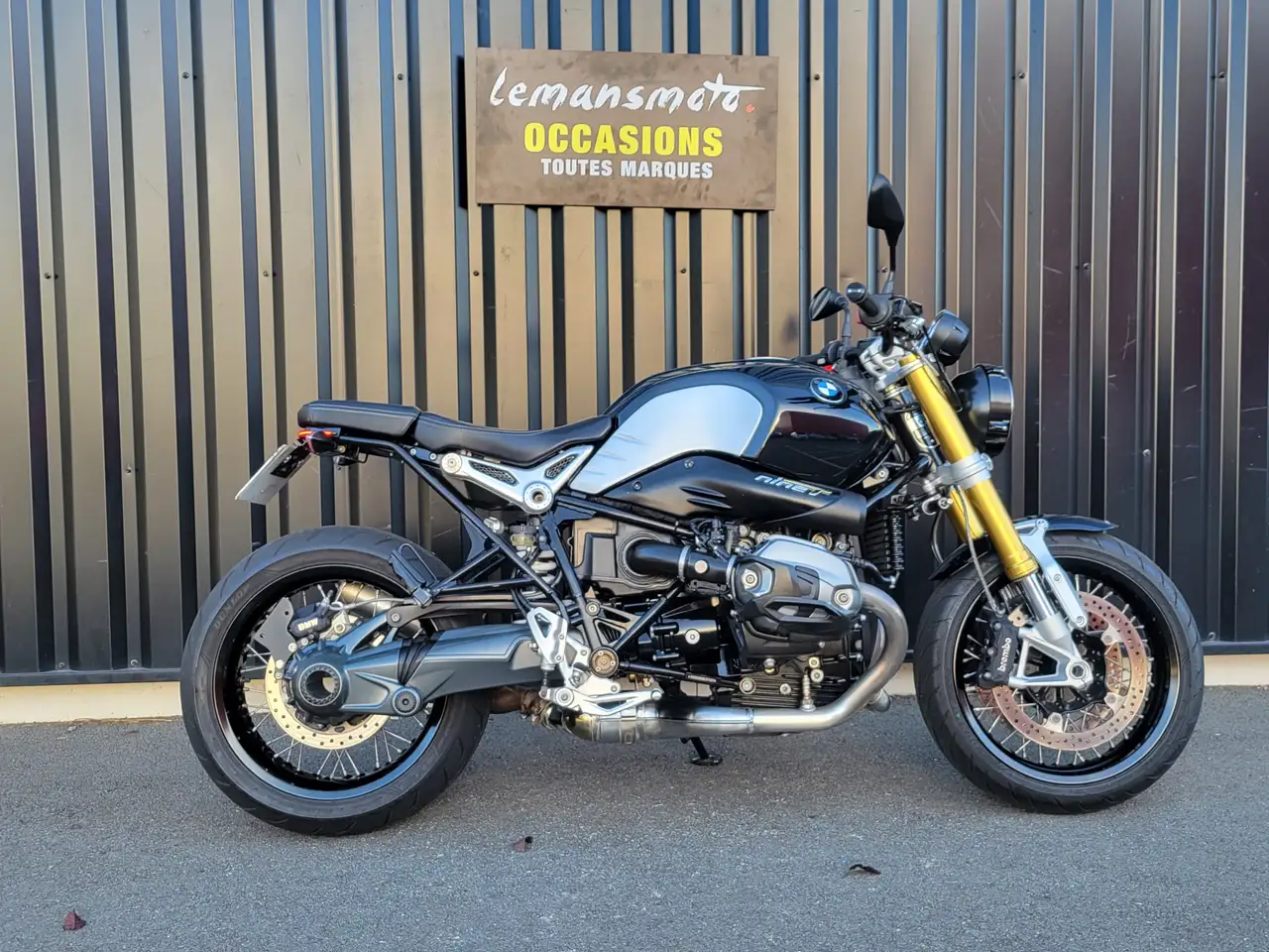 BMW R nineT