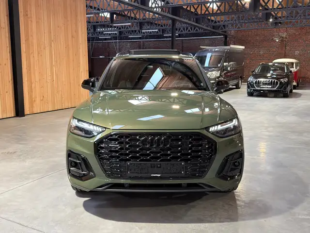 Audi Q5 view 2