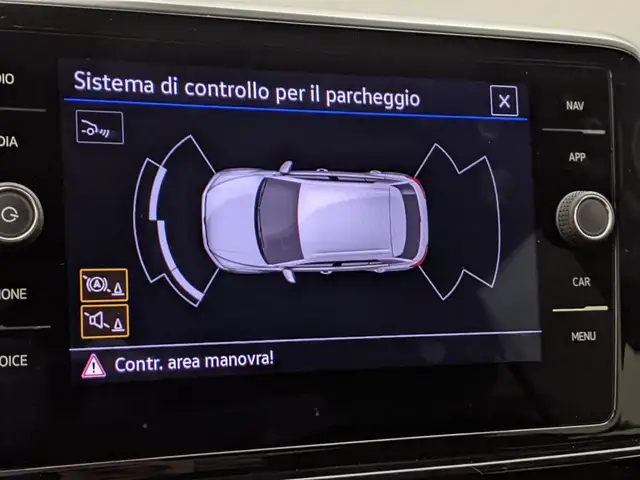 Volkswagen T-Roc view 15