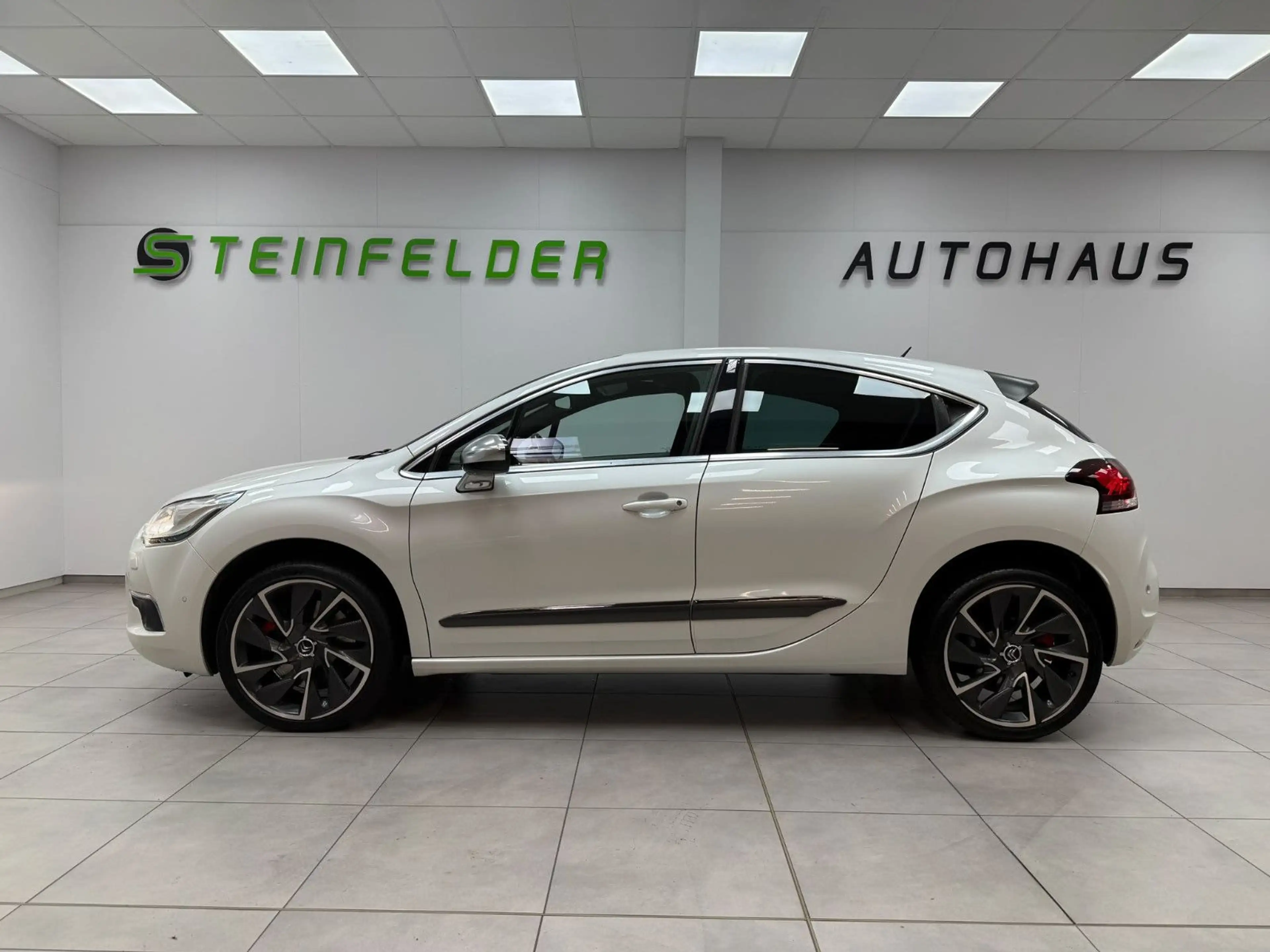 Citroen DS4 SportChic/Leder/Navi/Shz/ — photo 4