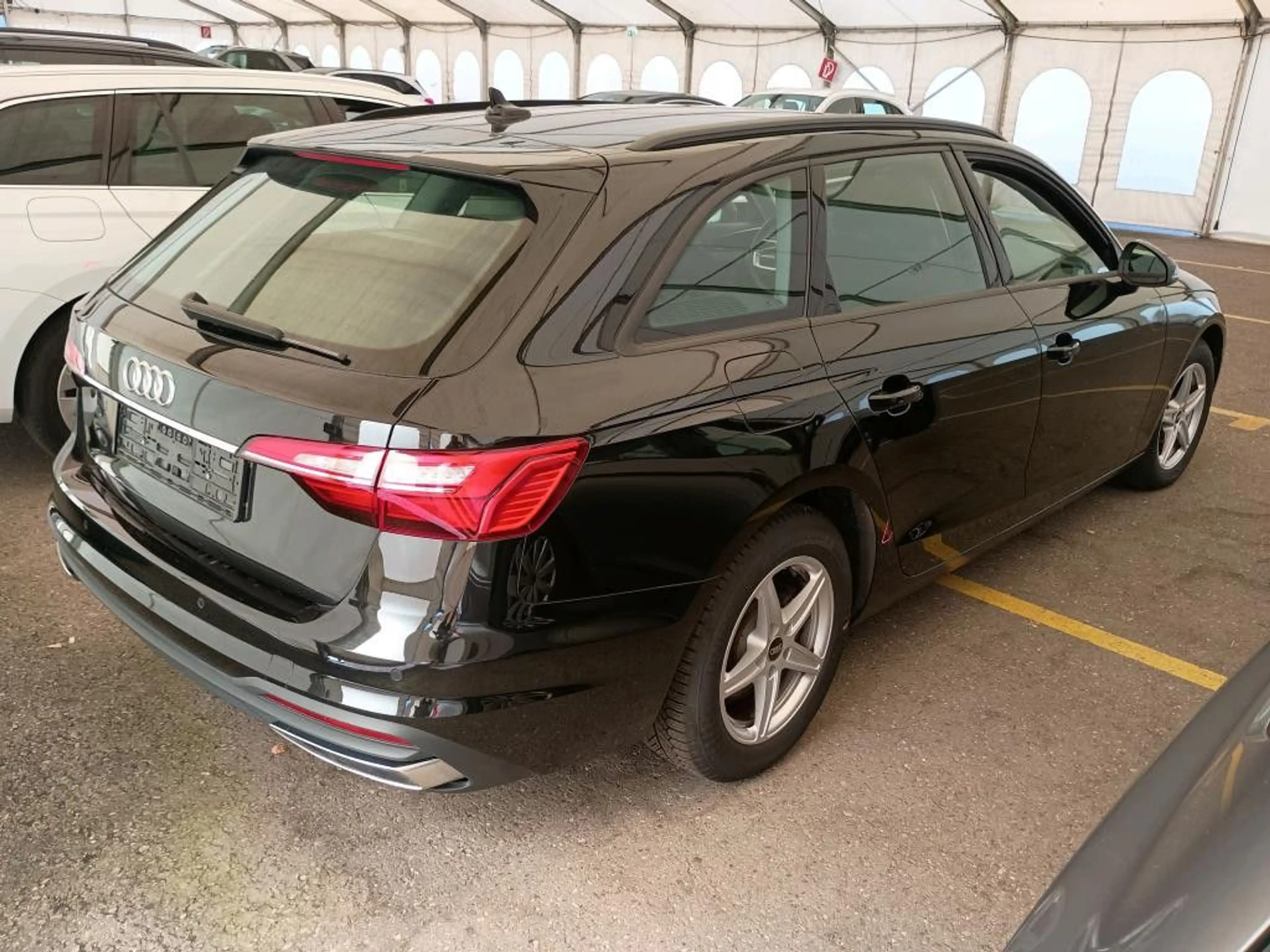 Audi A4 35 TDI S-tronic Navi AHK LED CarPlay ACC+lane — photo 3