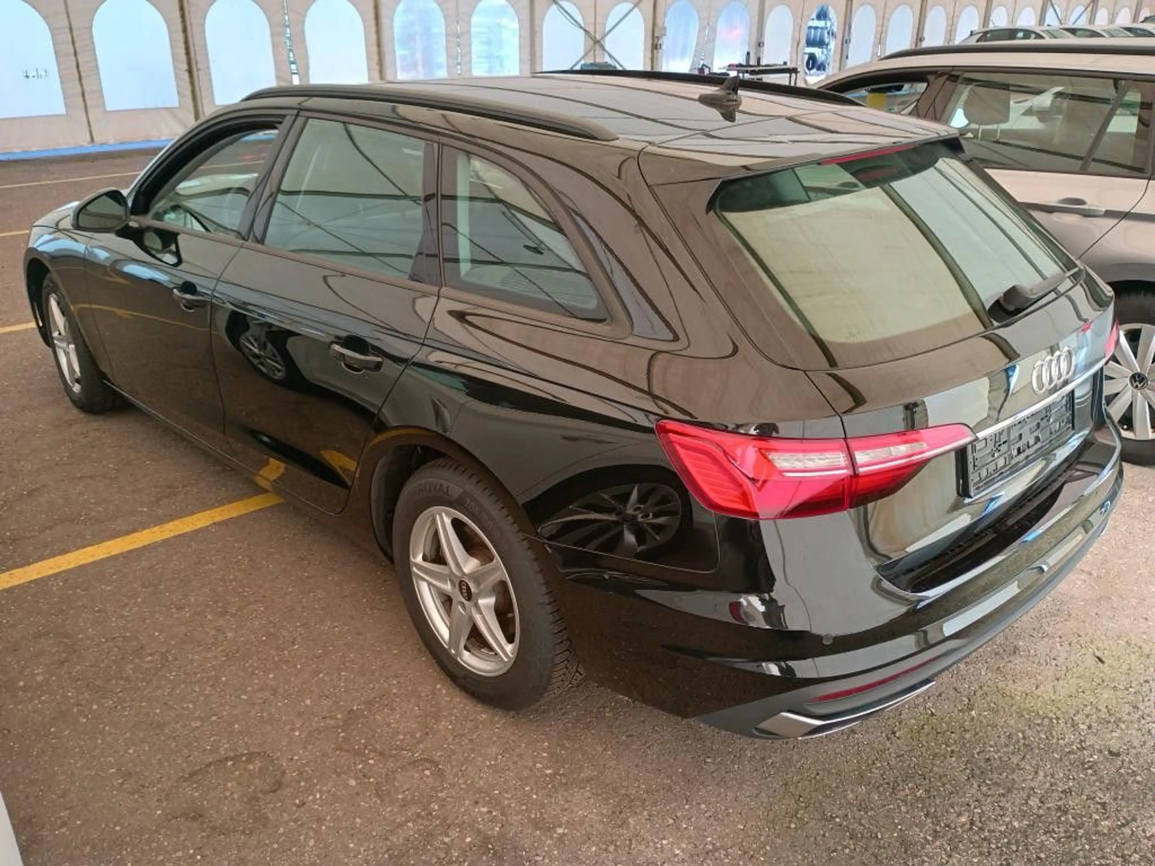 Audi A4 35 TDI S-tronic Navi AHK LED CarPlay ACC+lane — photo 6