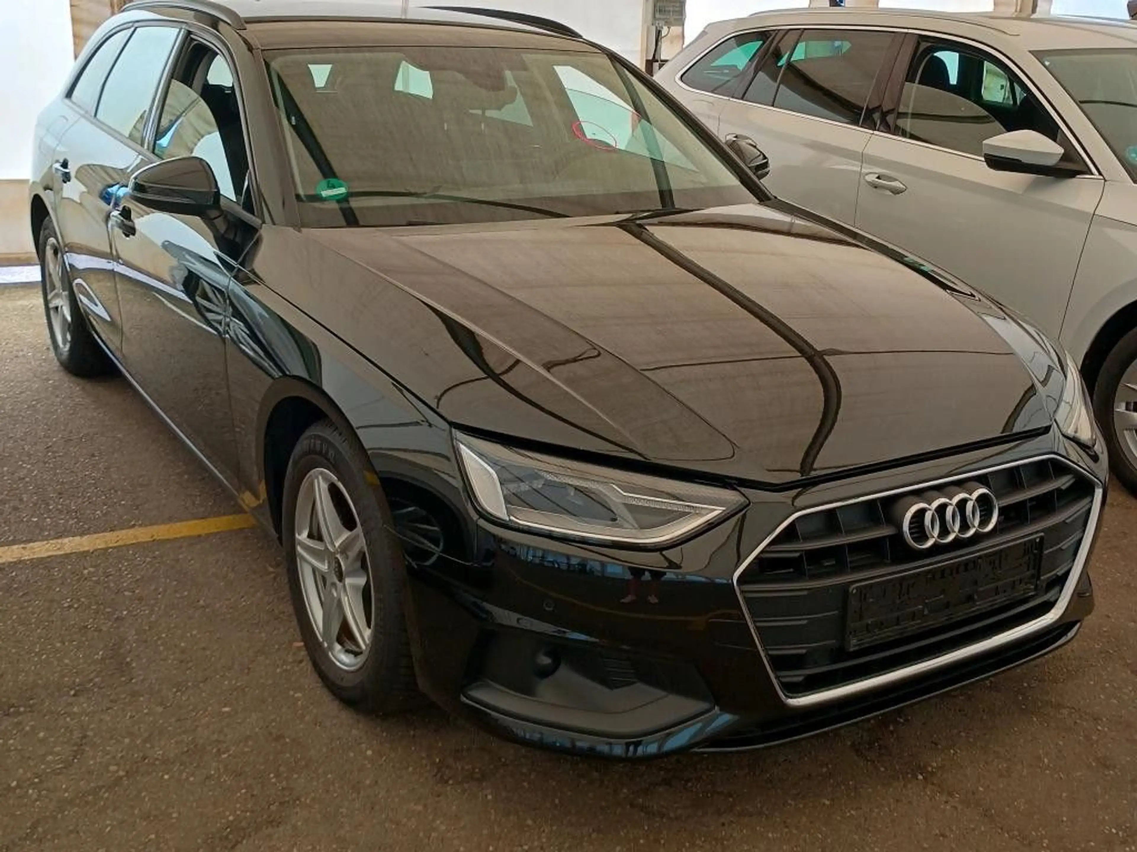 Audi A4 35 TDI S-tronic Navi AHK LED CarPlay ACC+lane