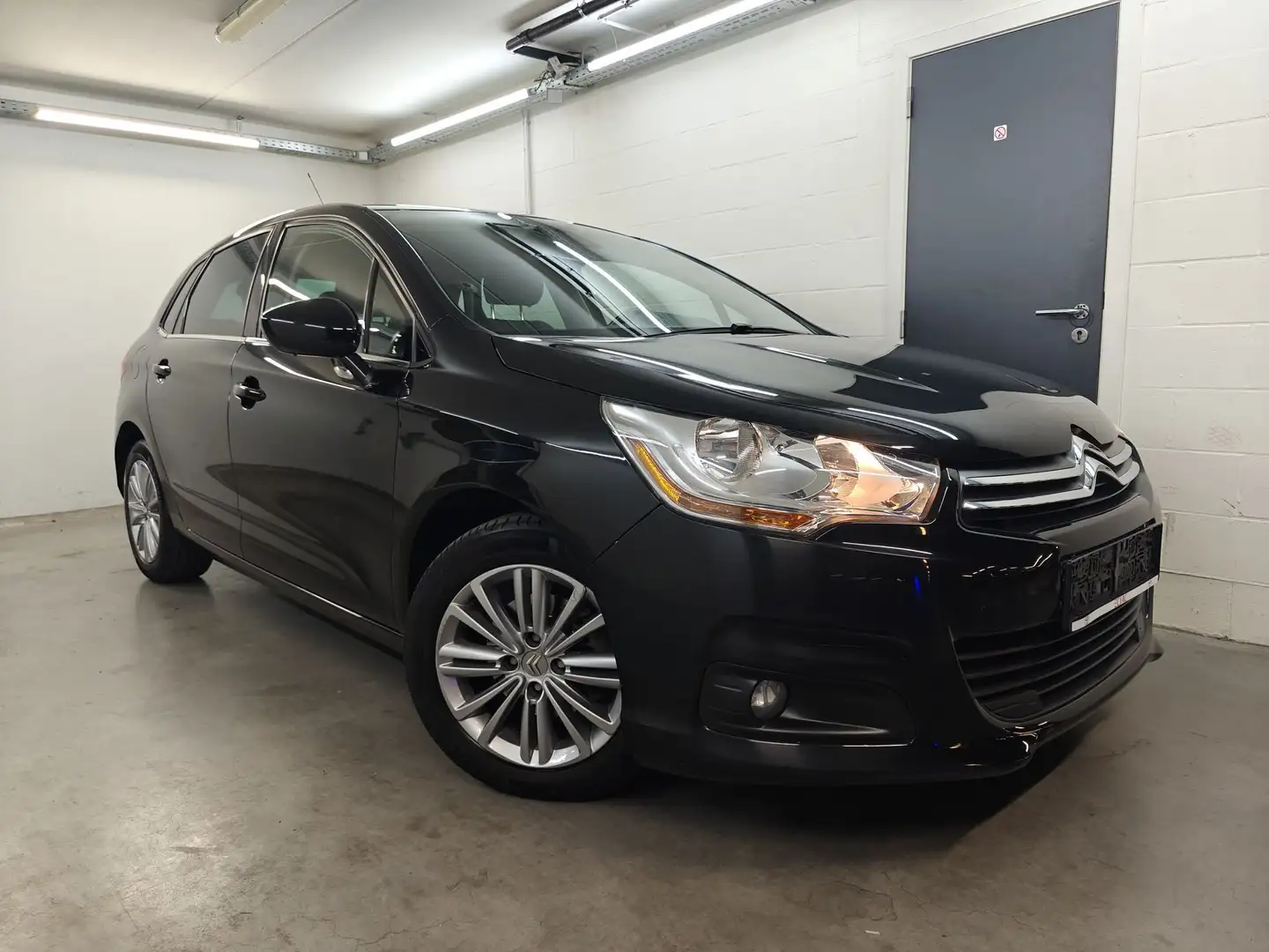 Citroen C4 1.6i Attraction - 106797km - Garantie Noir - 2
